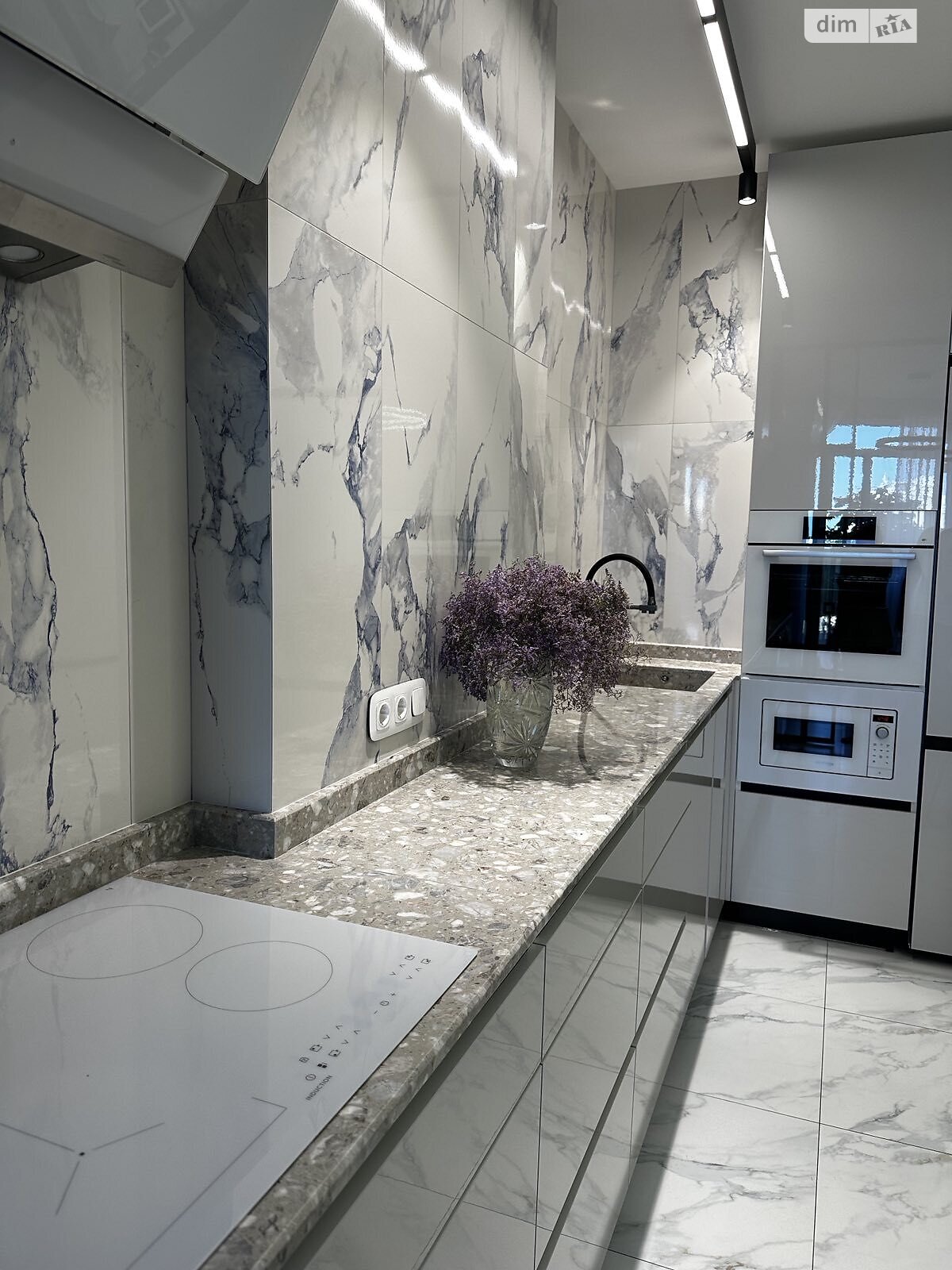 Продажа двухкомнатной квартиры в Одессе, на пер. Ванный 1Б, кв. 113, район парковка фото 1 Продажа двухкомнатной квартиры в Одессе, на пер. Ванный 1Б, кв. 113, район парковка фото 1