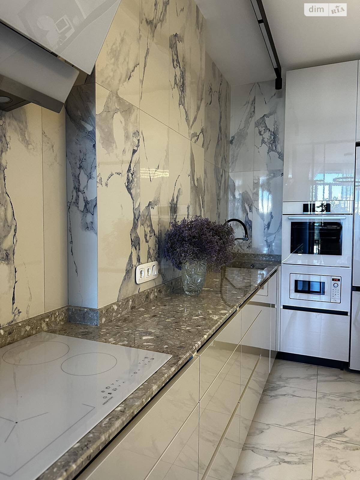 Продажа двухкомнатной квартиры в Одессе, на пер. Ванный 1Б, кв. 113, район парковка фото 1 Продажа двухкомнатной квартиры в Одессе, на пер. Ванный 1Б, кв. 113, район парковка фото 1