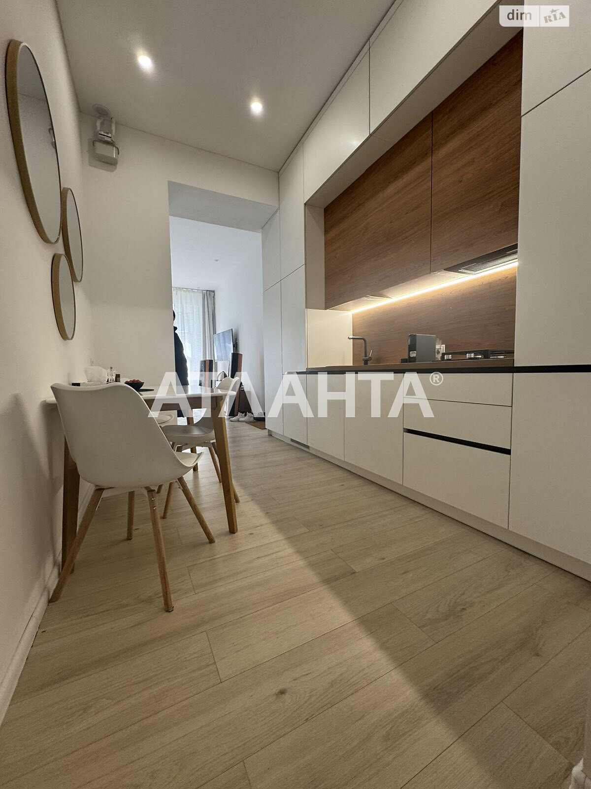 Продажа двухкомнатной квартиры в Одессе, на ул. Троицкая, район Приморский фото 1 Продажа двухкомнатной квартиры в Одессе, на ул. Троицкая, район Приморский фото 1