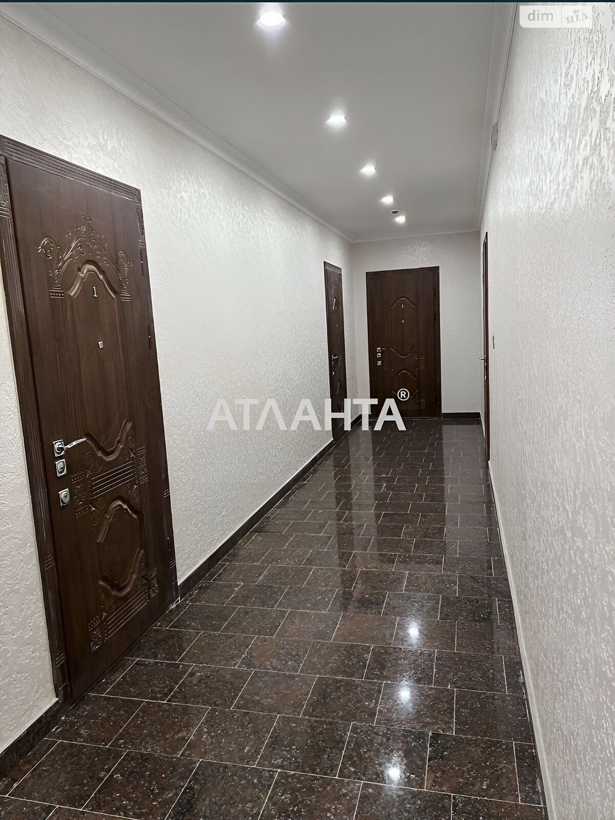 Продаж трикімнатної квартири в Одесі, на вул. Бориса Літвака 9Б, район Приморський фото 1 Продаж трикімнатної квартири в Одесі, на вул. Бориса Літвака 9Б, район Приморський фото 1