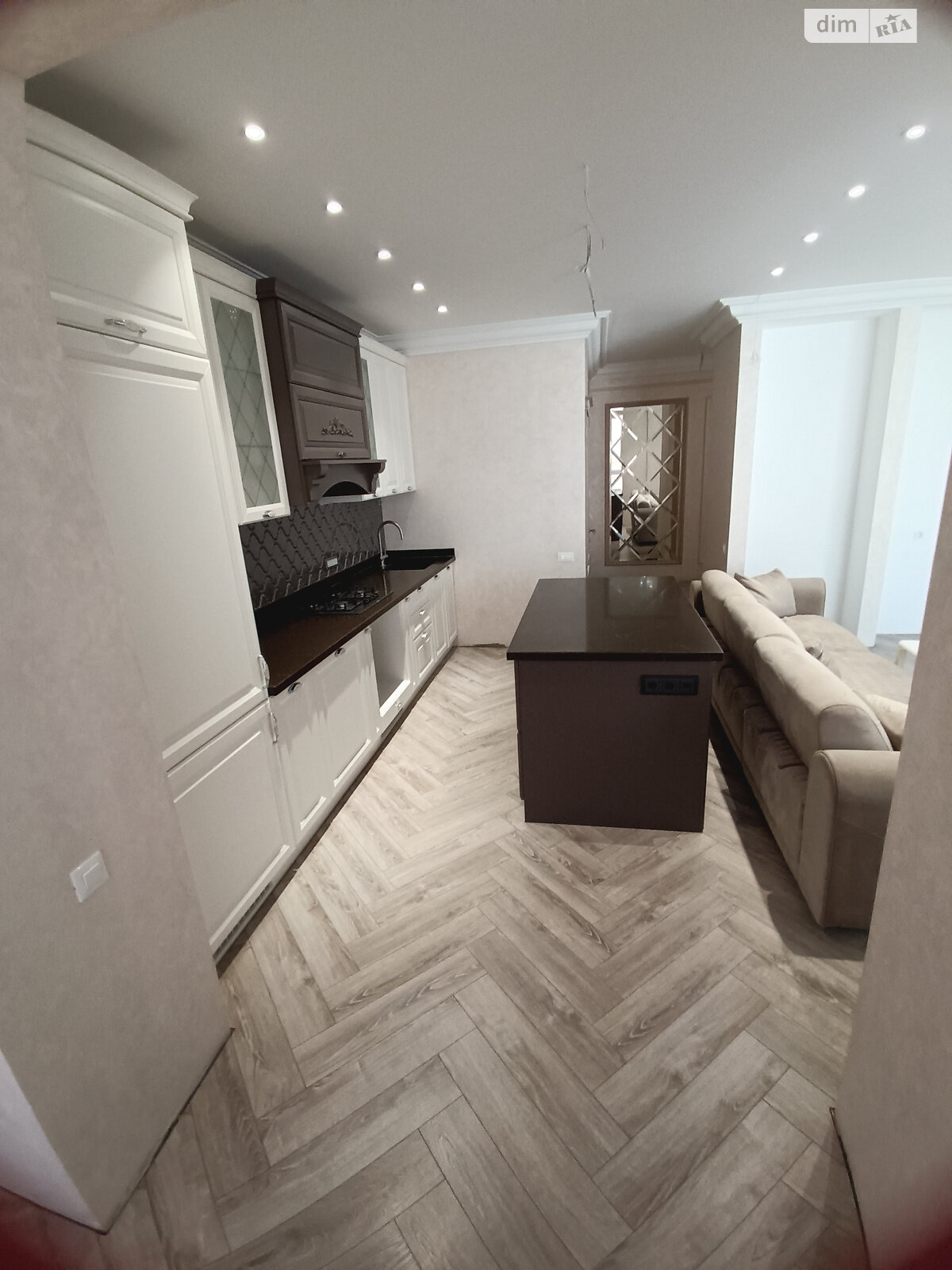 Продаж трикімнатної квартири в Одесі, на вул. Зоопаркова 12, район Приморський фото 1 Продаж трикімнатної квартири в Одесі, на вул. Зоопаркова 12, район Приморський фото 1