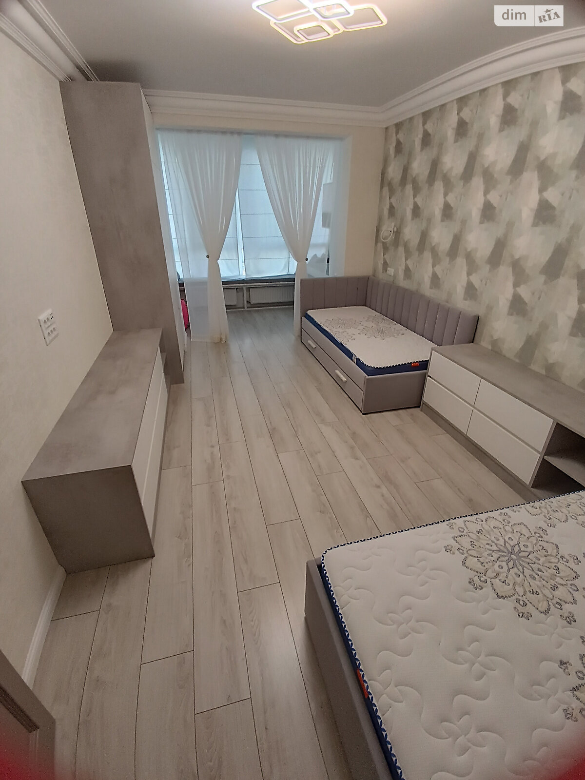 Продаж трикімнатної квартири в Одесі, на вул. Зоопаркова 12, район Приморський фото 1 Продаж трикімнатної квартири в Одесі, на вул. Зоопаркова 12, район Приморський фото 1
