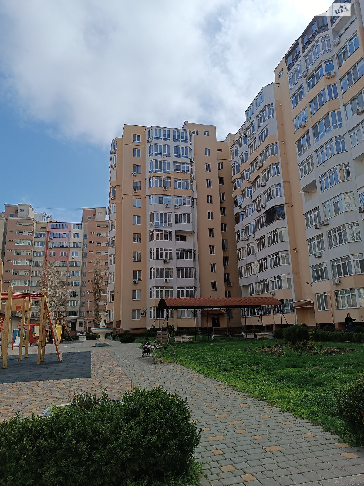 Продаж трикімнатної квартири в Одесі, на вул. Зоопаркова 12, район Приморський фото 1 Продаж трикімнатної квартири в Одесі, на вул. Зоопаркова 12, район Приморський фото 1