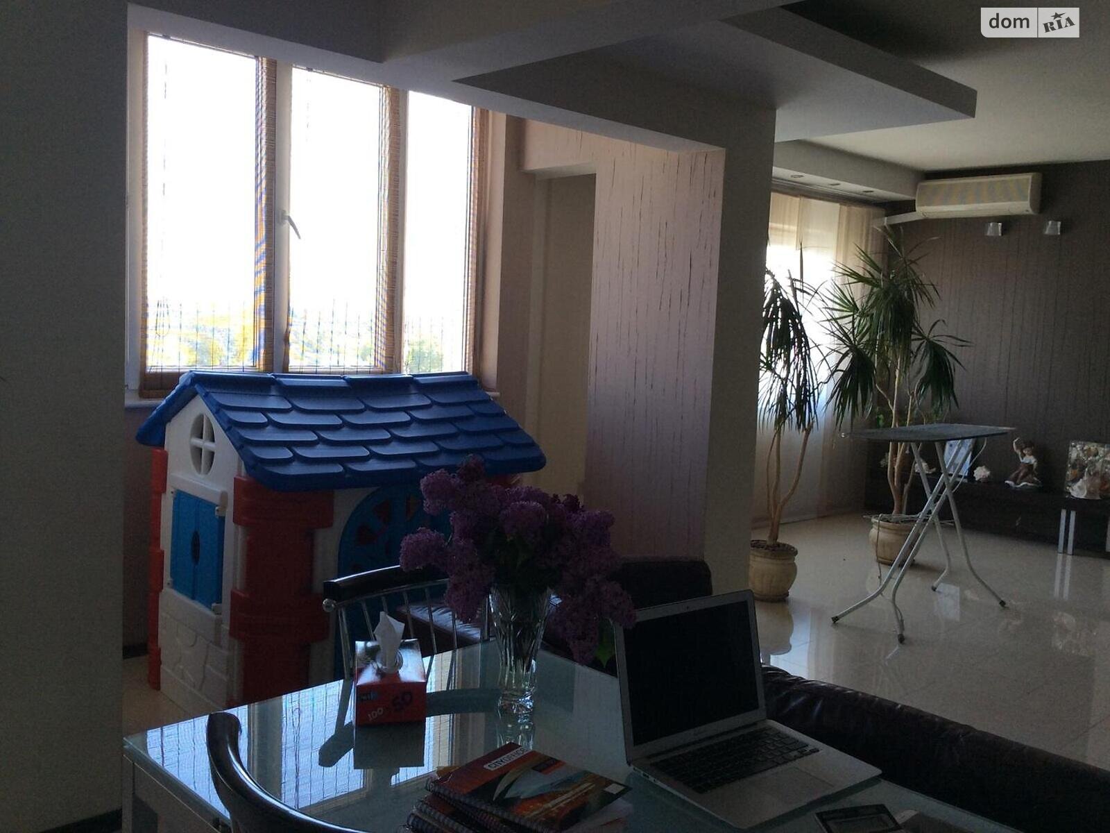 Продажа четырехкомнатной квартиры в Одессе, на дор. Фонтанская, район Приморский фото 1