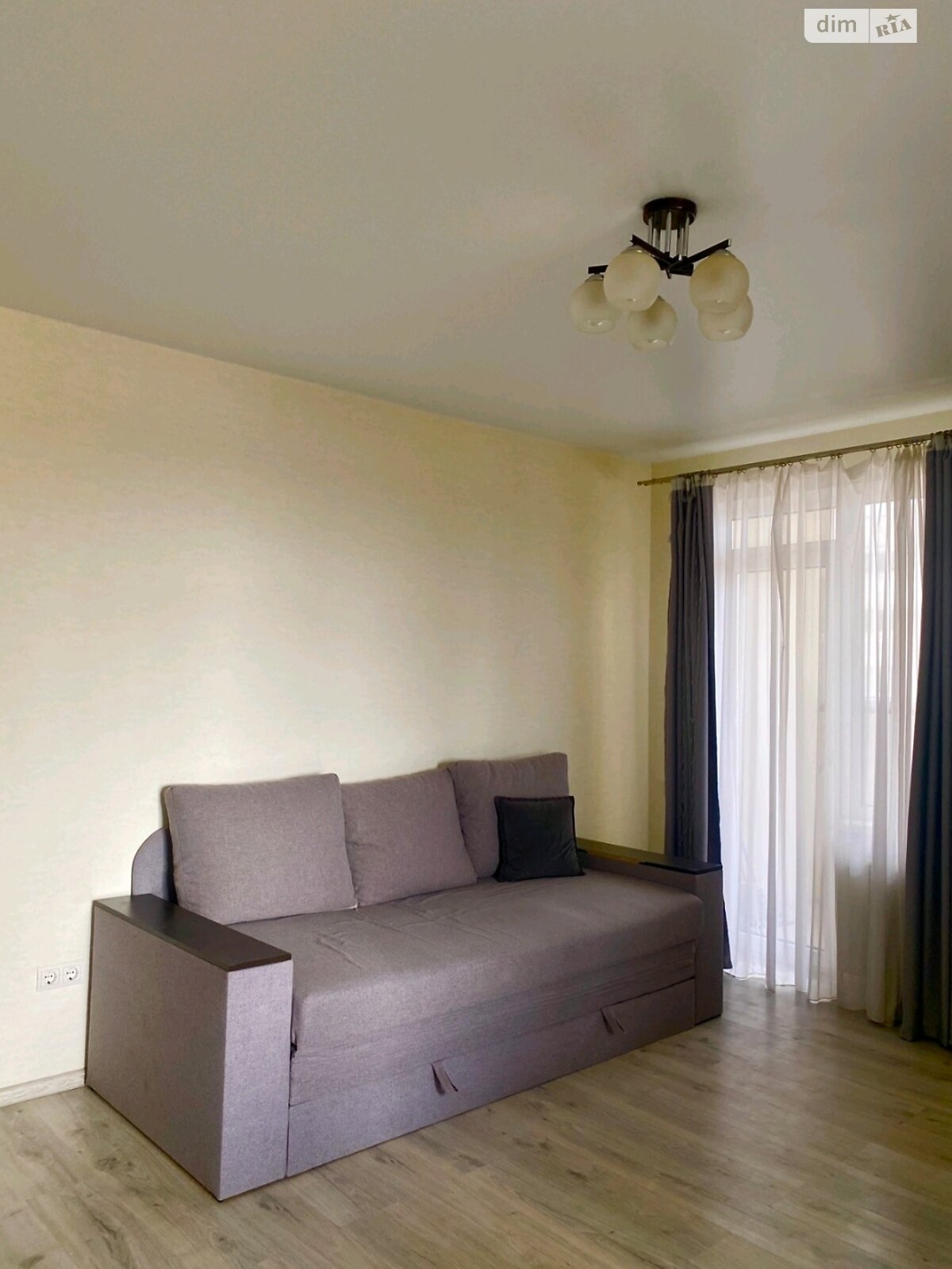 Продаж однокімнатної квартири в Одесі, на мас. Радужний, фото 1 Продаж однокімнатної квартири в Одесі, на мас. Радужний, фото 1