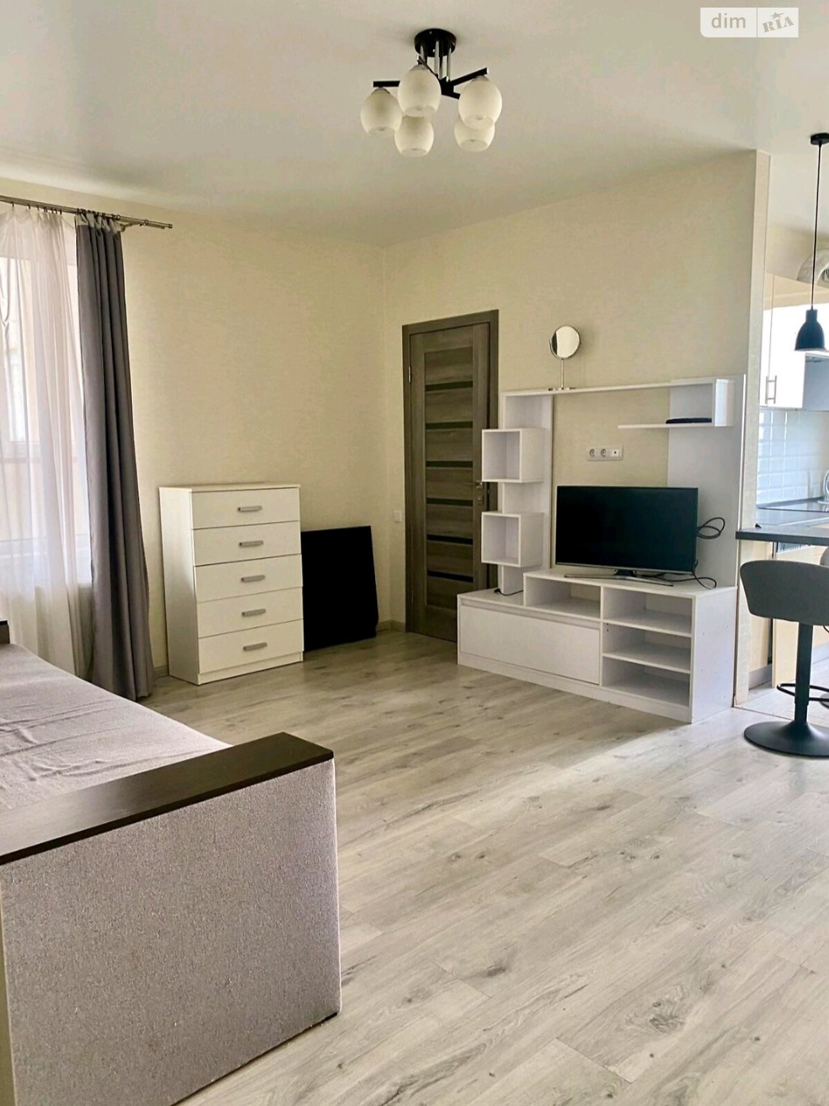 Продаж однокімнатної квартири в Одесі, на мас. Радужний, фото 1 Продаж однокімнатної квартири в Одесі, на мас. Радужний, фото 1