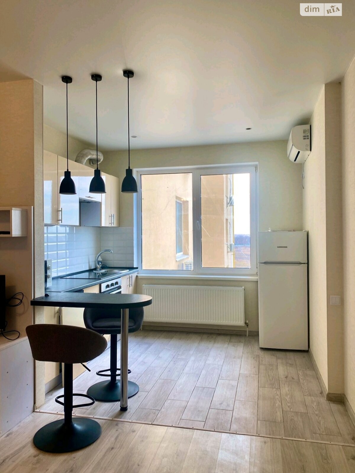 Продаж однокімнатної квартири в Одесі, на мас. Радужний, фото 1 Продаж однокімнатної квартири в Одесі, на мас. Радужний, фото 1