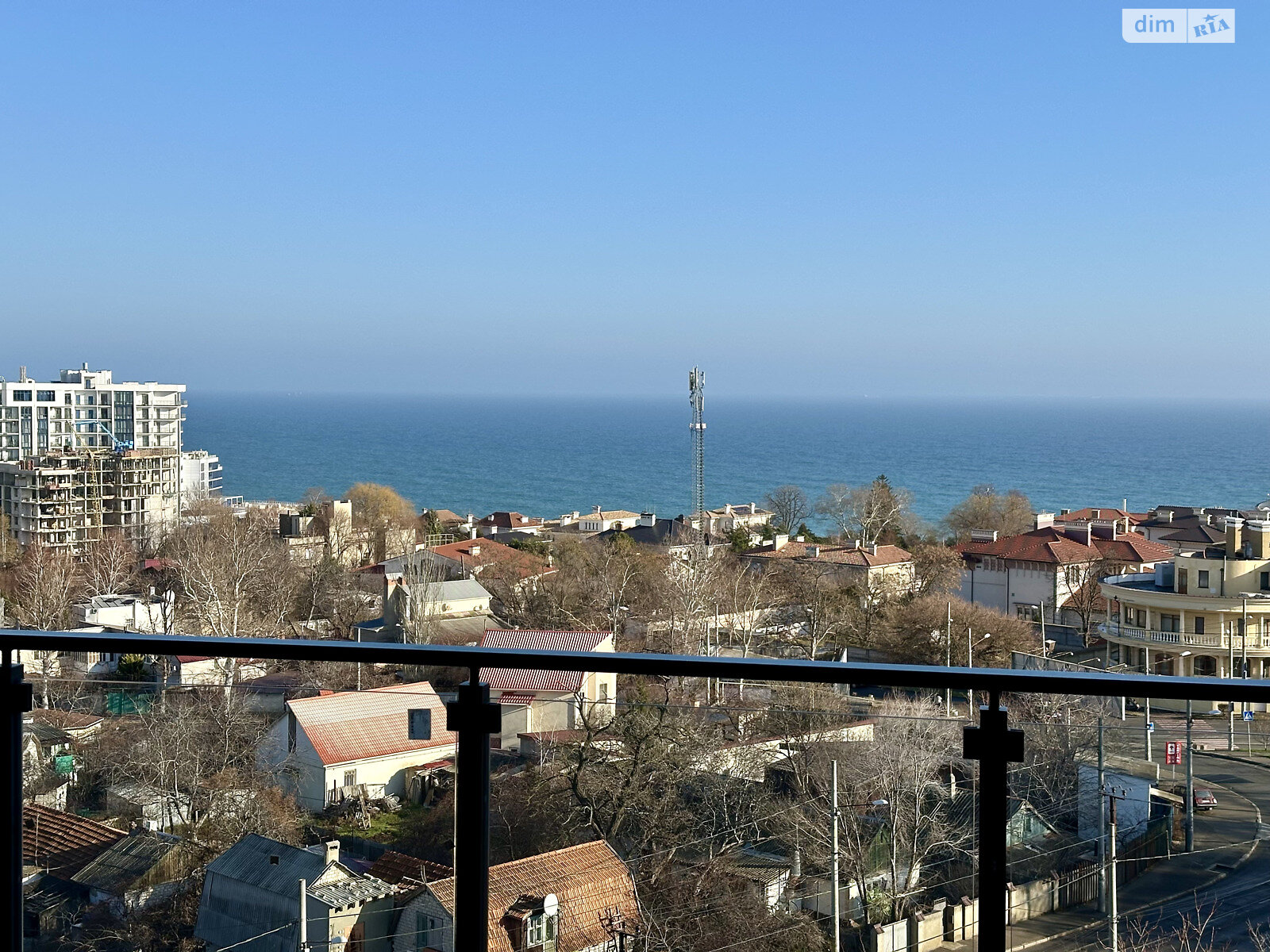 Продаж трикімнатної квартири в Одесі, на вул. Рєпіна 1Б, фото 1 Продаж трикімнатної квартири в Одесі, на вул. Рєпіна 1Б, фото 1