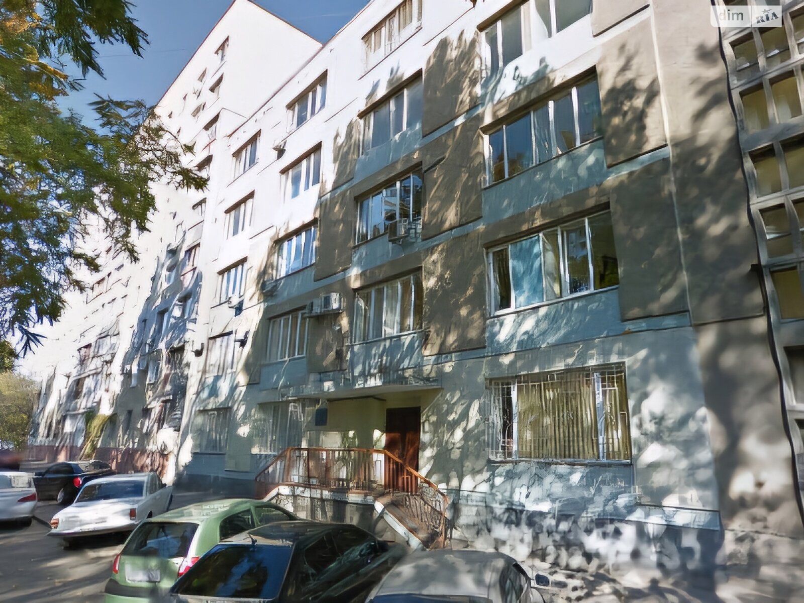 Продаж п`ятикімнатної квартири в Одесі, на вул. Артилерійська, район Сахалінчик фото 1 Продаж п`ятикімнатної квартири в Одесі, на вул. Артилерійська, район Сахалінчик фото 1
