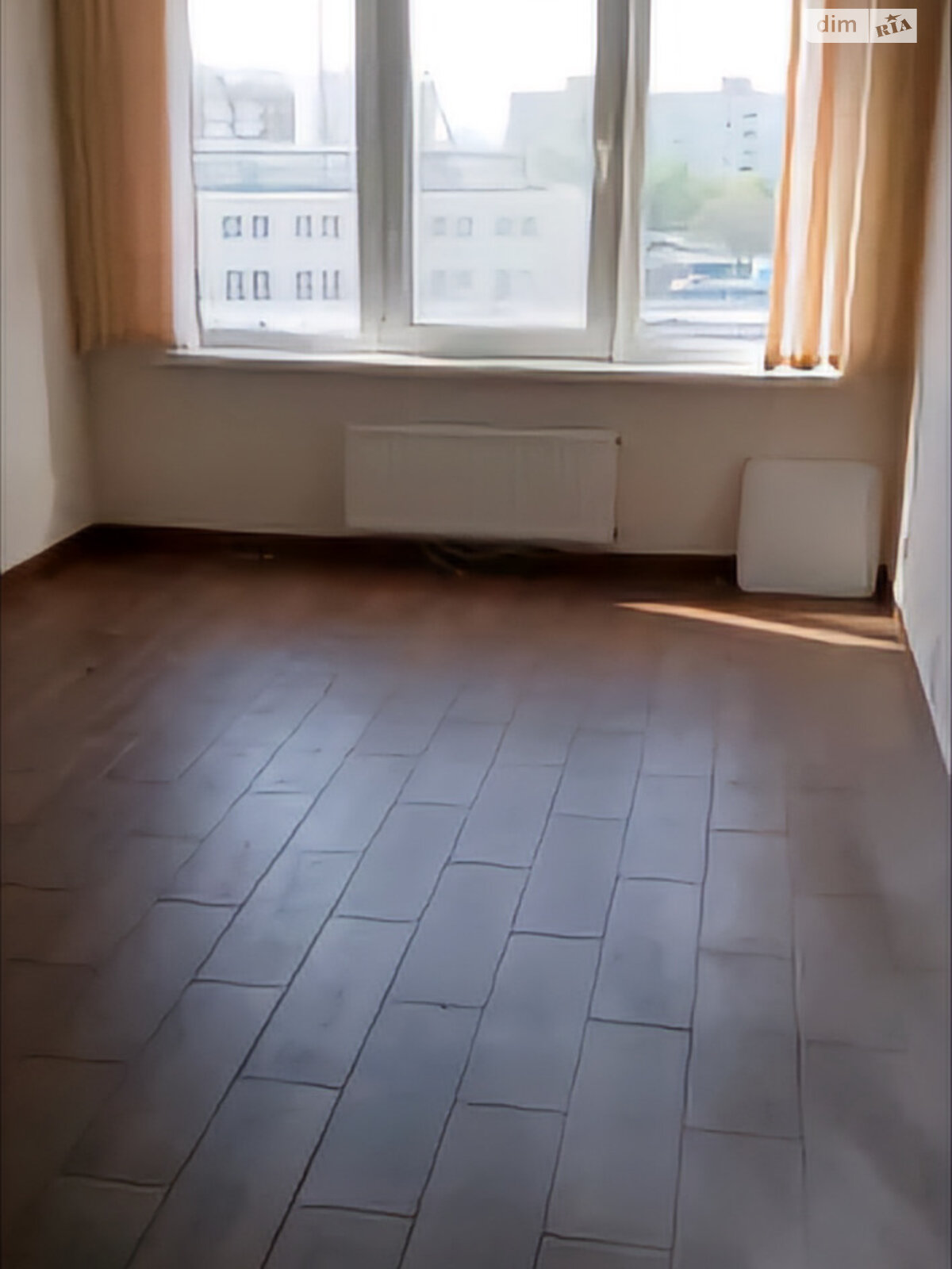 Продаж трикімнатної квартири в Одесі, на вул. Басейна, район Сахалінчик фото 1 Продаж трикімнатної квартири в Одесі, на вул. Басейна, район Сахалінчик фото 1
