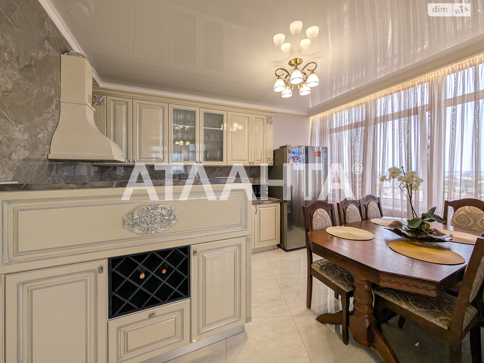 Продажа трехкомнатной квартиры в Одессе, на ул. Бассейная 6А, район Сахалинчик фото 1 Продажа трехкомнатной квартиры в Одессе, на ул. Бассейная 6А, район Сахалинчик фото 1