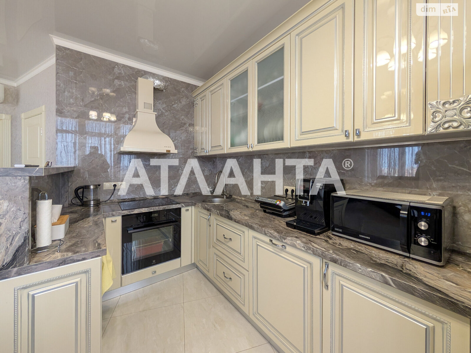 Продажа трехкомнатной квартиры в Одессе, на ул. Бассейная 6А, район Сахалинчик фото 1 Продажа трехкомнатной квартиры в Одессе, на ул. Бассейная 6А, район Сахалинчик фото 1