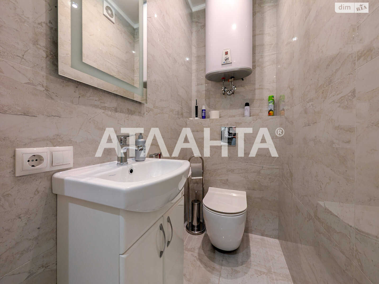 Продажа трехкомнатной квартиры в Одессе, на ул. Бассейная 6А, район Сахалинчик фото 1 Продажа трехкомнатной квартиры в Одессе, на ул. Бассейная 6А, район Сахалинчик фото 1