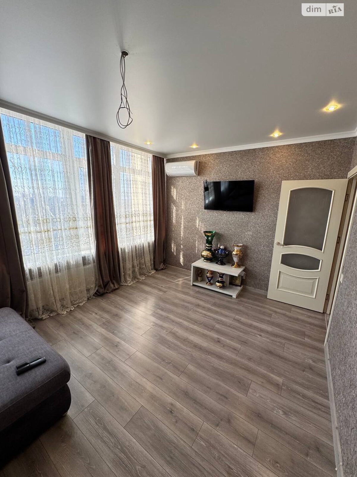 Продажа трехкомнатной квартиры в Одессе, на ул. Бассейная 6А, район Сахалинчик фото 1