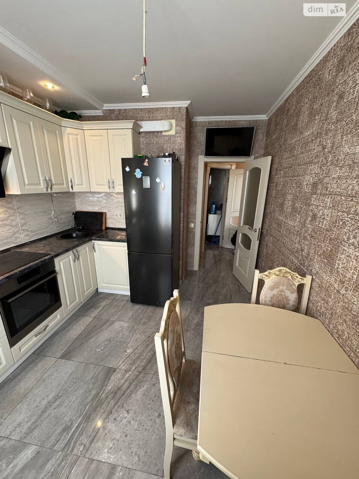 Продажа трехкомнатной квартиры в Одессе, на ул. Бассейная 6А, район Сахалинчик фото 1