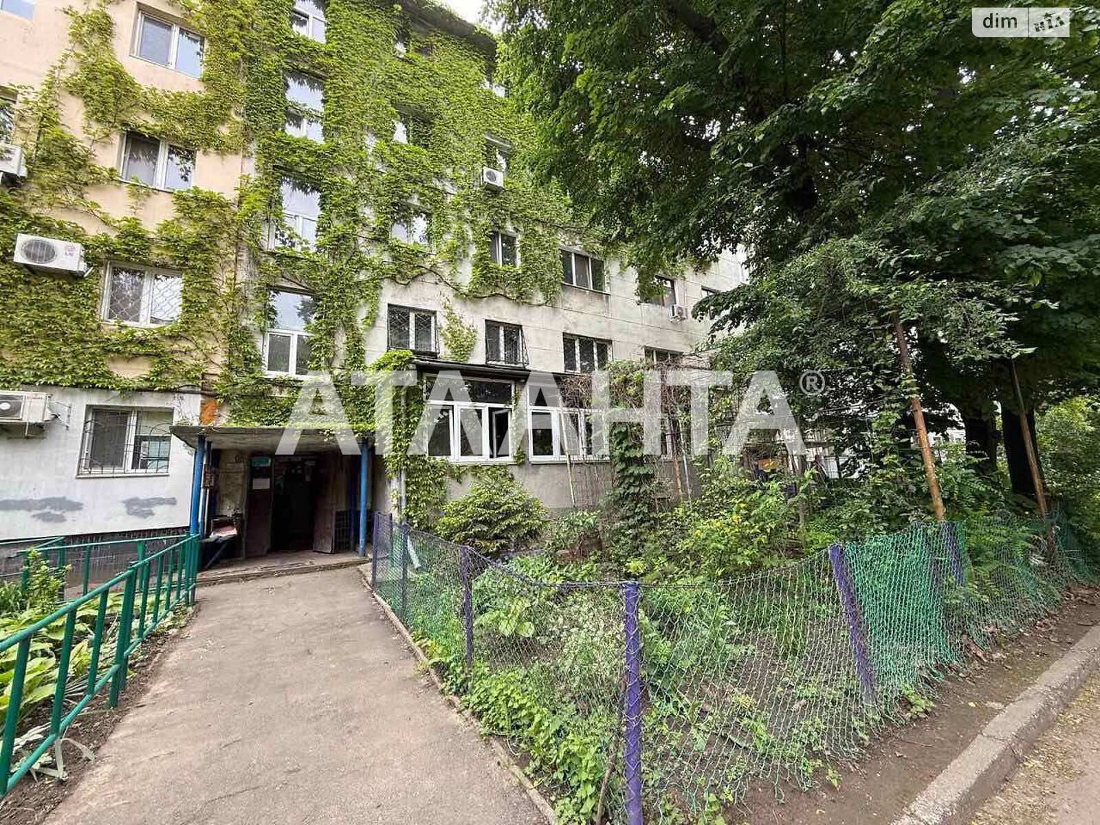 Продажа трехкомнатной квартиры в Одессе, на ул. Транспортная, район Сахалинчик фото 1 Продажа трехкомнатной квартиры в Одессе, на ул. Транспортная, район Сахалинчик фото 1