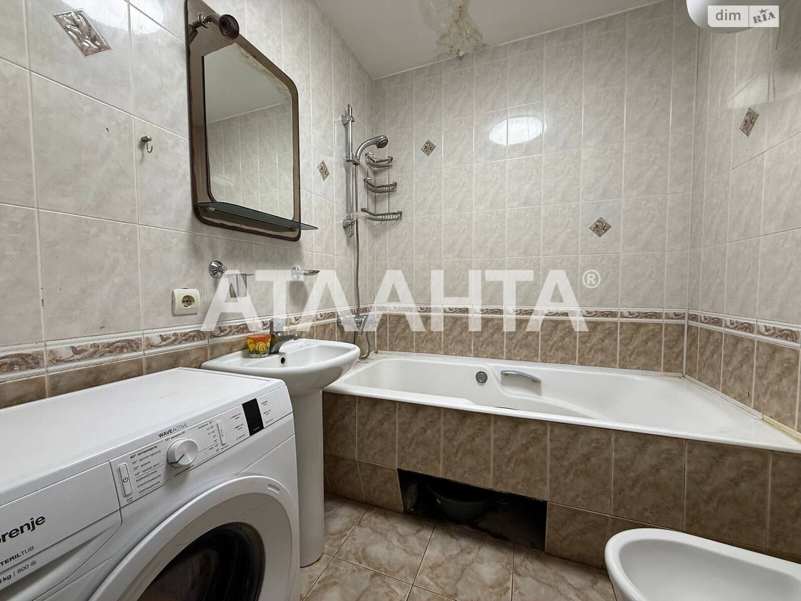 Продажа трехкомнатной квартиры в Одессе, на ул. Транспортная, район Сахалинчик фото 1 Продажа трехкомнатной квартиры в Одессе, на ул. Транспортная, район Сахалинчик фото 1