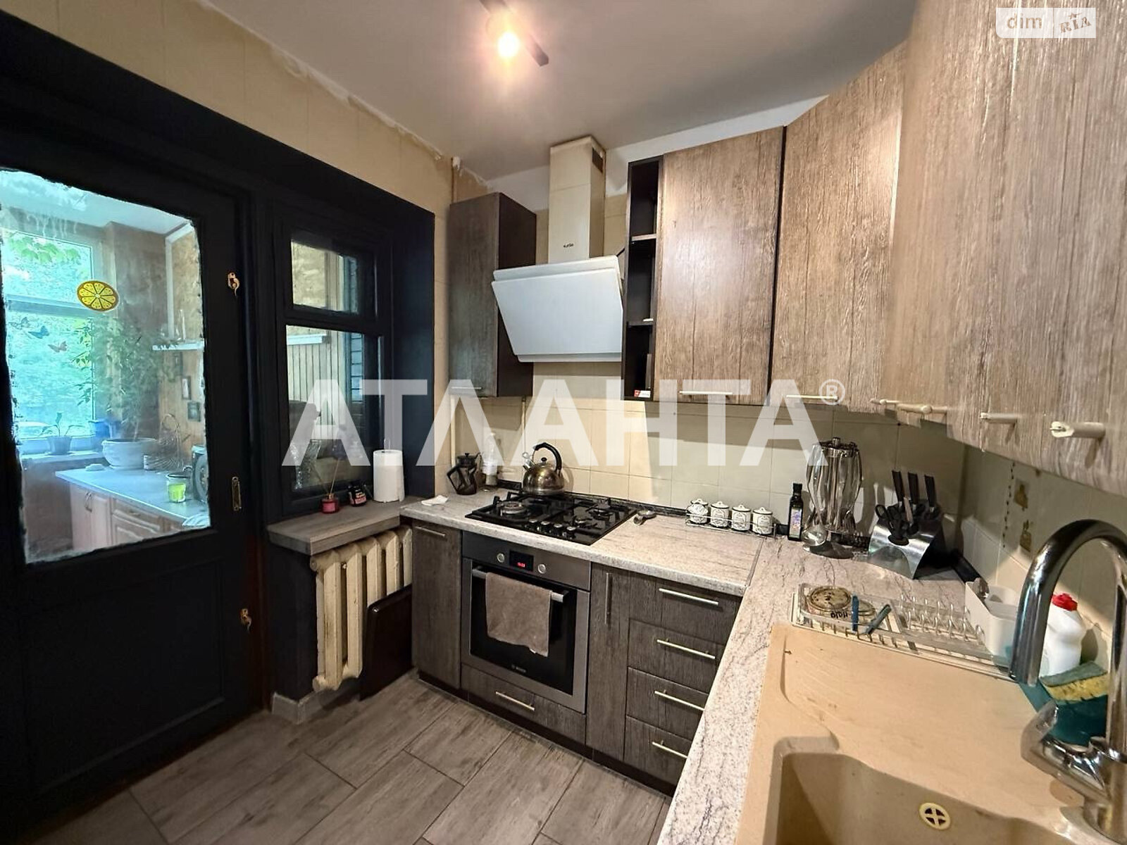 Продажа трехкомнатной квартиры в Одессе, на ул. Транспортная, район Сахалинчик фото 1 Продажа трехкомнатной квартиры в Одессе, на ул. Транспортная, район Сахалинчик фото 1
