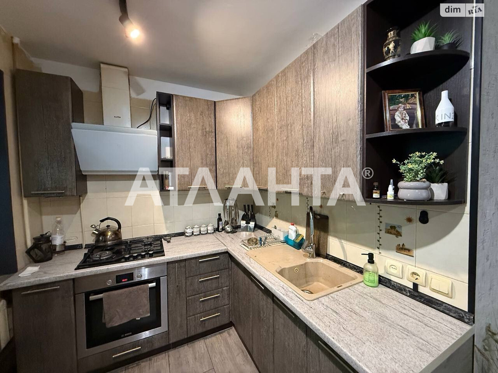 Продажа трехкомнатной квартиры в Одессе, на ул. Транспортная, район Сахалинчик фото 1 Продажа трехкомнатной квартиры в Одессе, на ул. Транспортная, район Сахалинчик фото 1