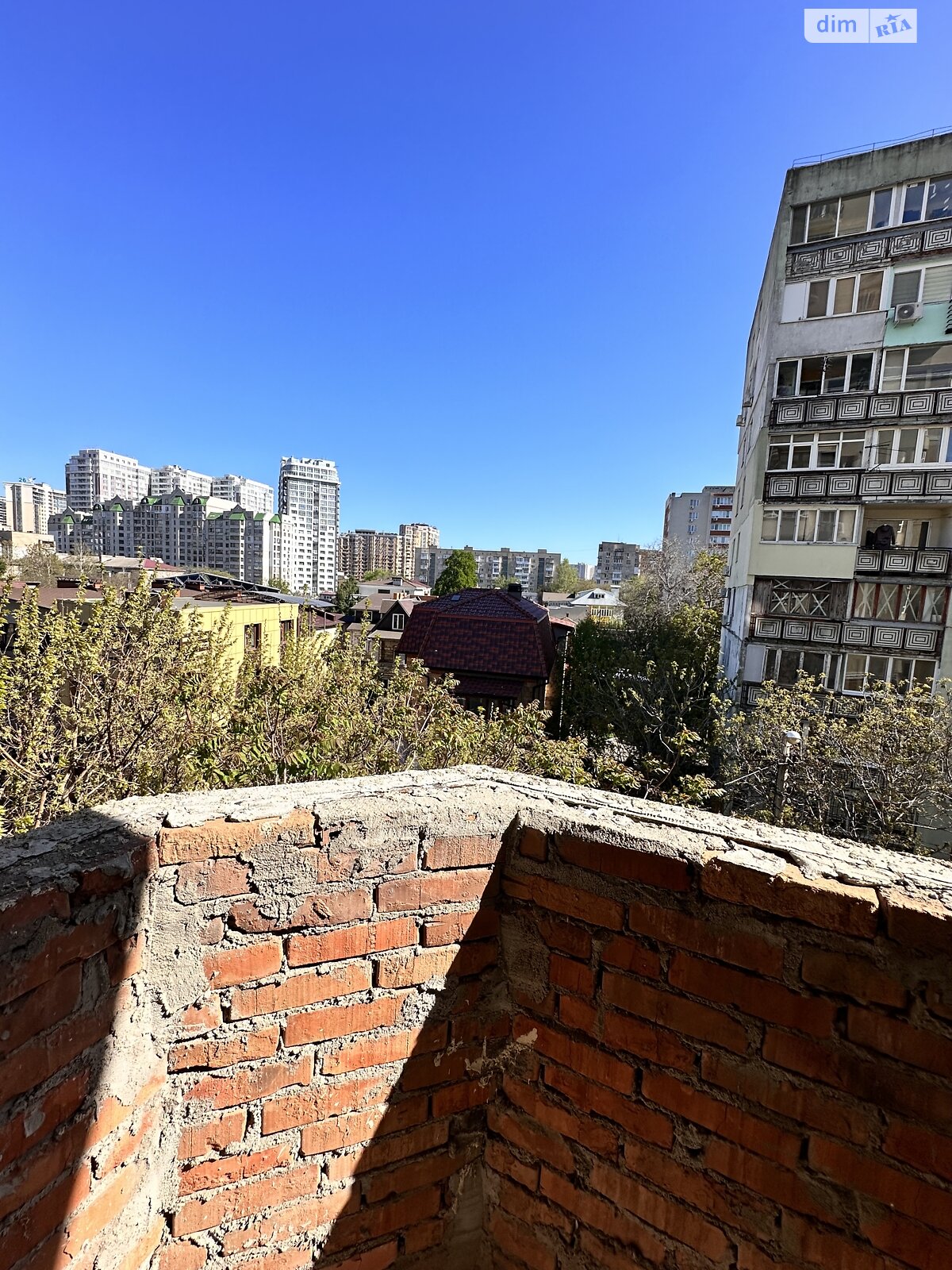 Продаж трикімнатної квартири в Одесі, на вул. Сонячна 8, фото 1 Продаж трикімнатної квартири в Одесі, на вул. Сонячна 8, фото 1