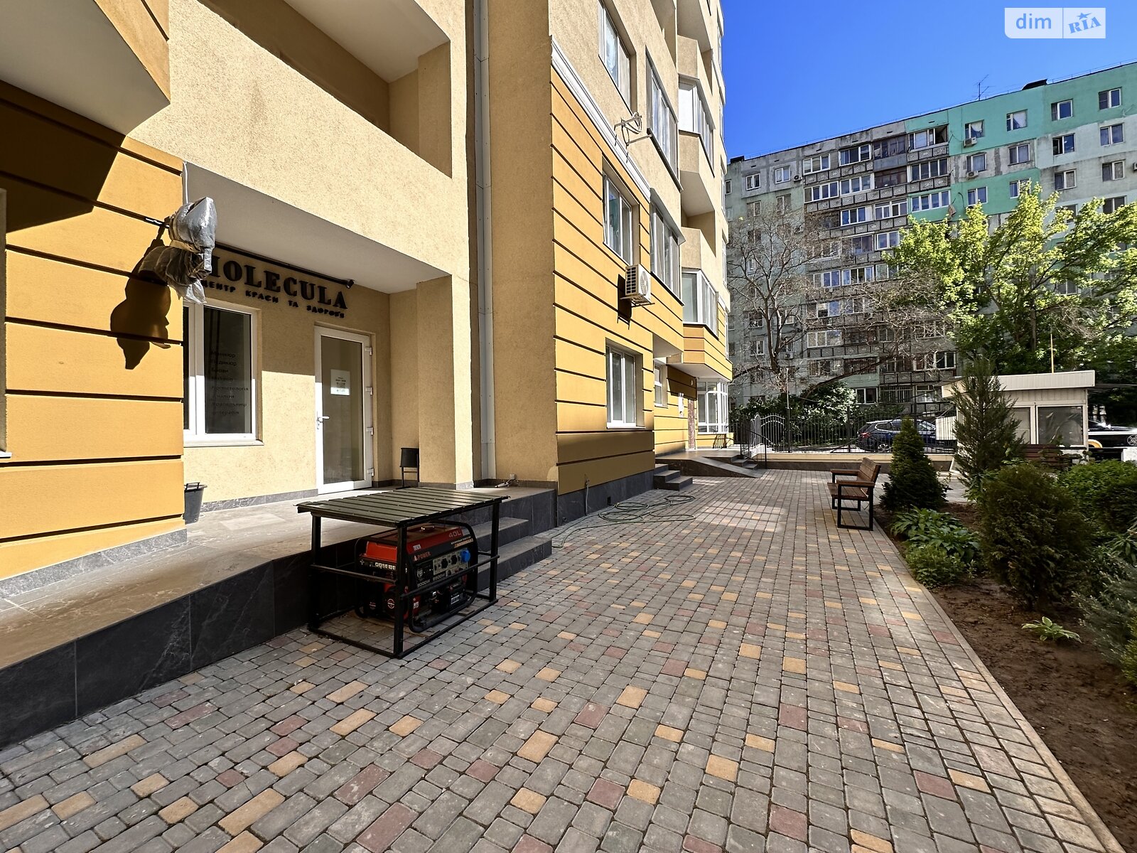 Продаж трикімнатної квартири в Одесі, на вул. Сонячна 8, фото 1 Продаж трикімнатної квартири в Одесі, на вул. Сонячна 8, фото 1