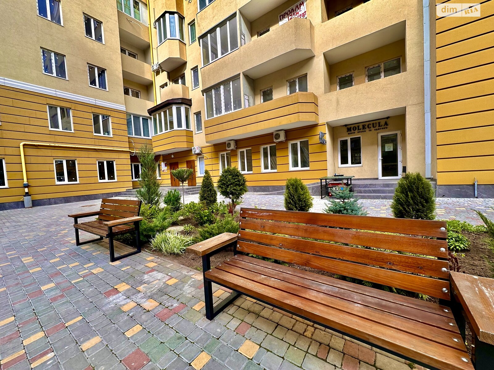 Продаж трикімнатної квартири в Одесі, на вул. Сонячна 8, фото 1 Продаж трикімнатної квартири в Одесі, на вул. Сонячна 8, фото 1