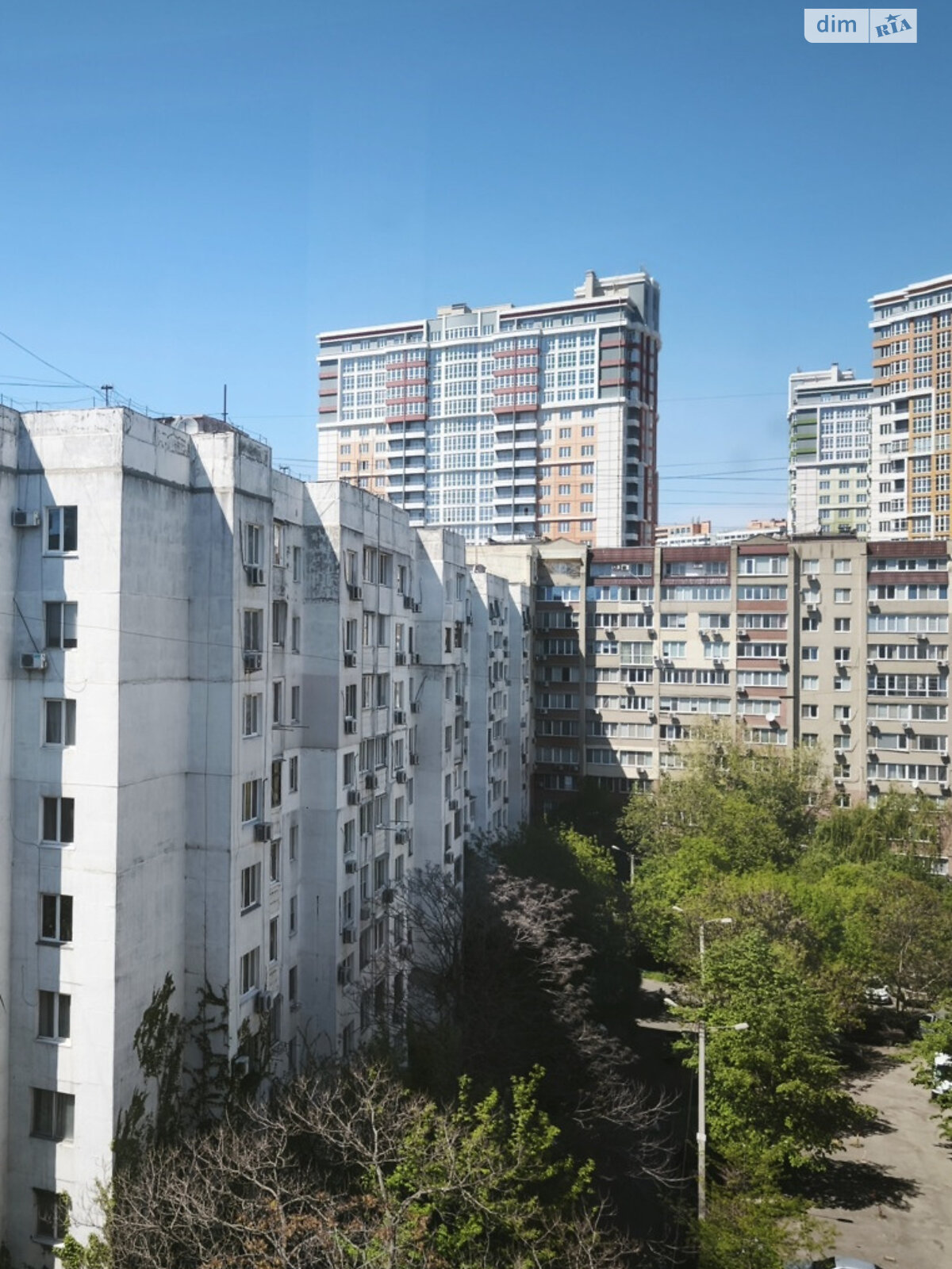 Продажа трехкомнатной квартиры в Одессе, на ул. Армейская, район Средний Фонтан фото 1 Продажа трехкомнатной квартиры в Одессе, на ул. Армейская, район Средний Фонтан фото 1