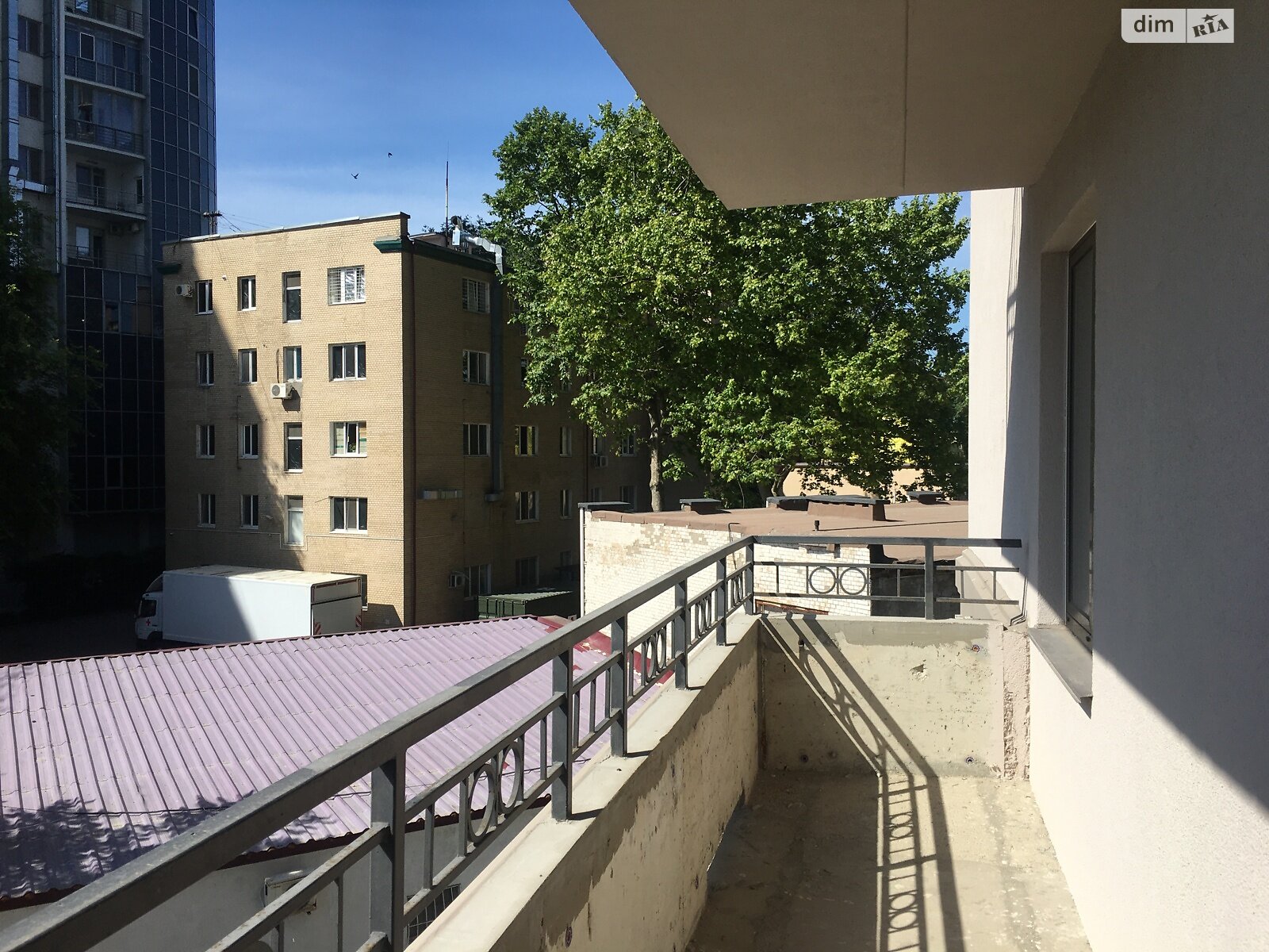 Продажа двухкомнатной квартиры в Одессе, на дор. Фонтанская, район Средний Фонтан фото 1 Продажа двухкомнатной квартиры в Одессе, на дор. Фонтанская, район Средний Фонтан фото 1