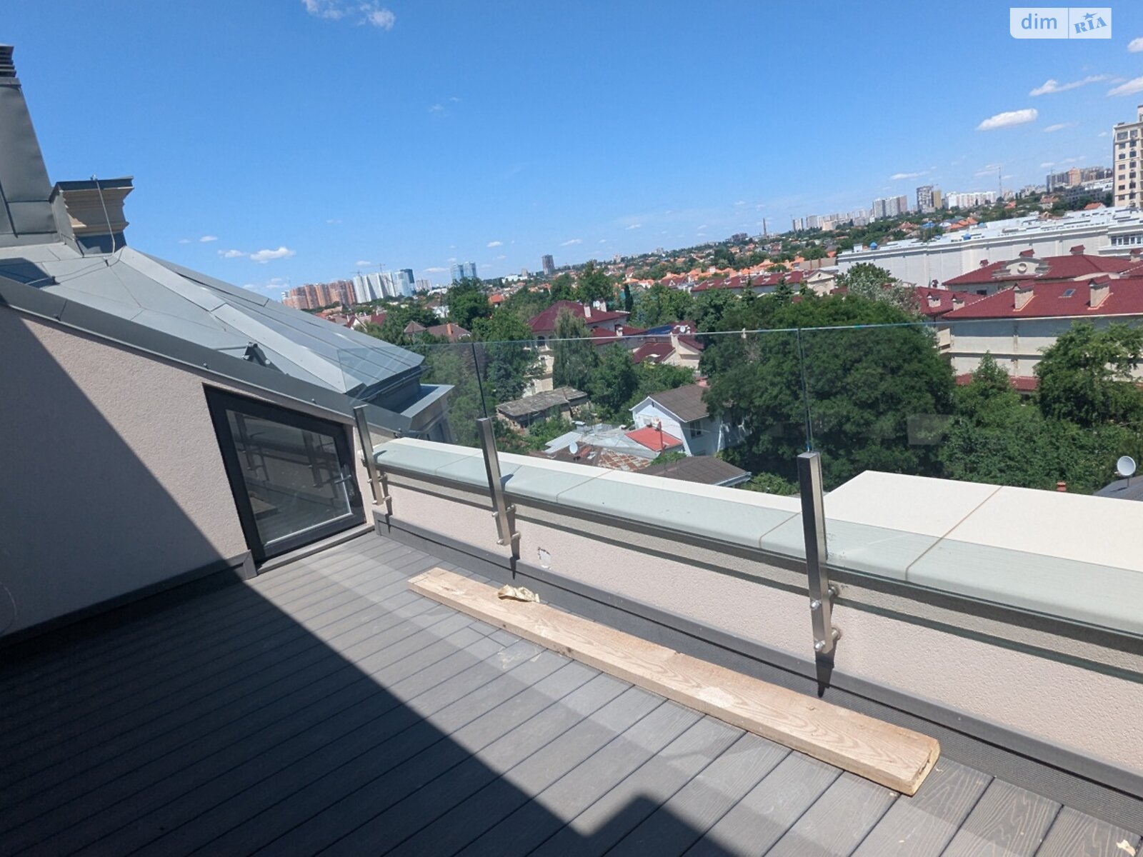 Продаж трикімнатної квартири в Одесі, на дор. Фонтанська 64/1, район Середній Фонтан фото 1 Продаж трикімнатної квартири в Одесі, на дор. Фонтанська 64/1, район Середній Фонтан фото 1