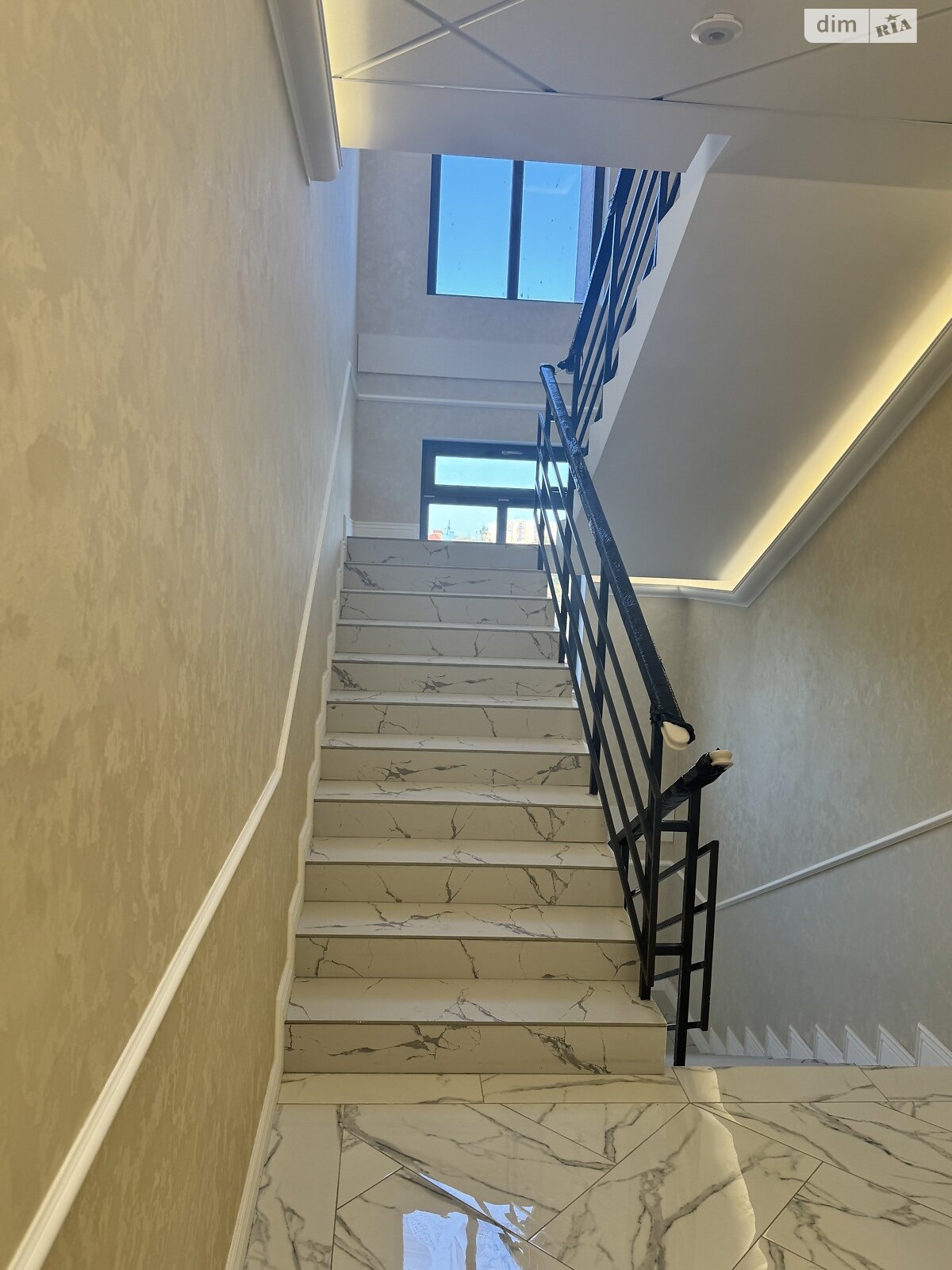 Продаж двокімнатної квартири в Одесі, на дор. Фонтанська, район Середній Фонтан фото 1