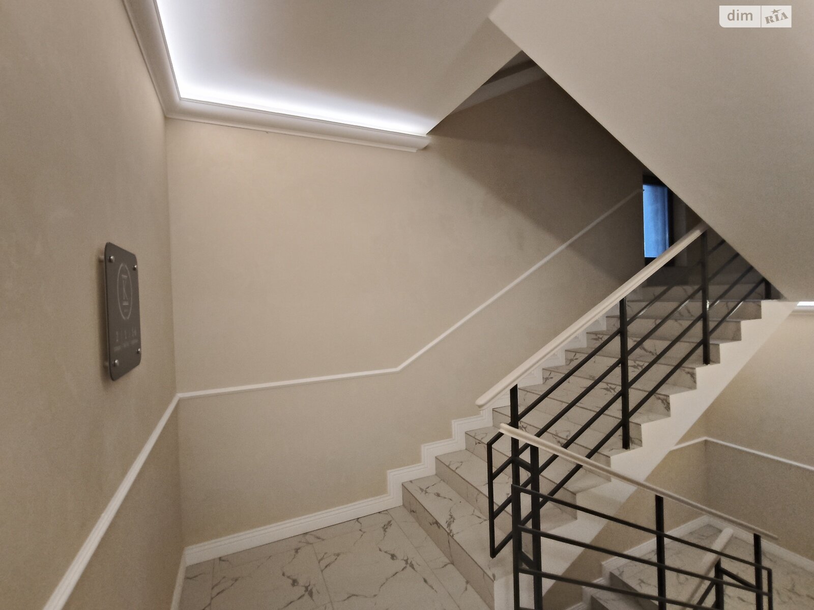 Продаж однокімнатної квартири в Одесі, на дор. Фонтанська, район Середній Фонтан фото 1 Продаж однокімнатної квартири в Одесі, на дор. Фонтанська, район Середній Фонтан фото 1