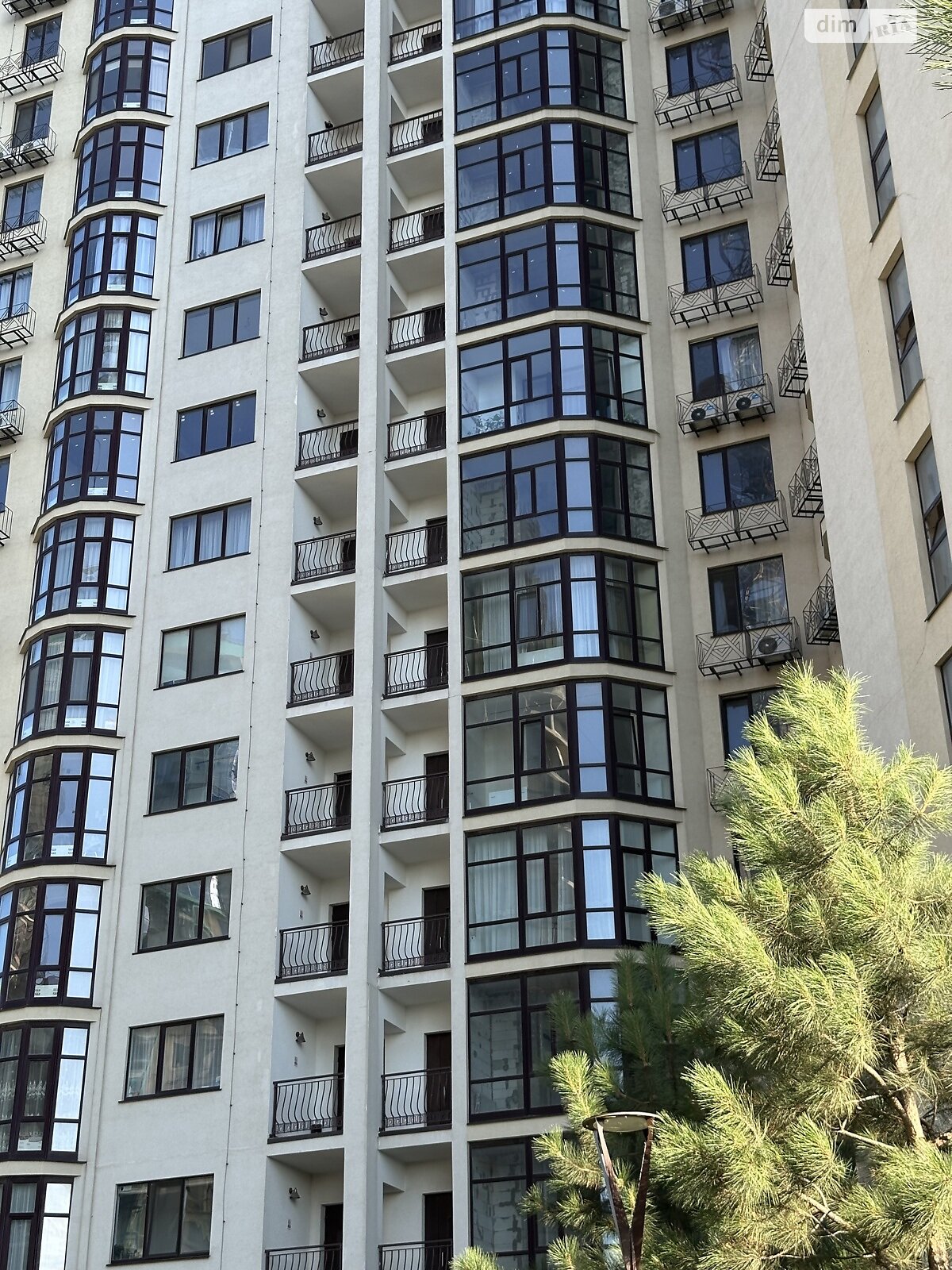 Продаж двокімнатної квартири в Одесі, на дор. Фонтанська, район Середній Фонтан фото 1 Продаж двокімнатної квартири в Одесі, на дор. Фонтанська, район Середній Фонтан фото 1