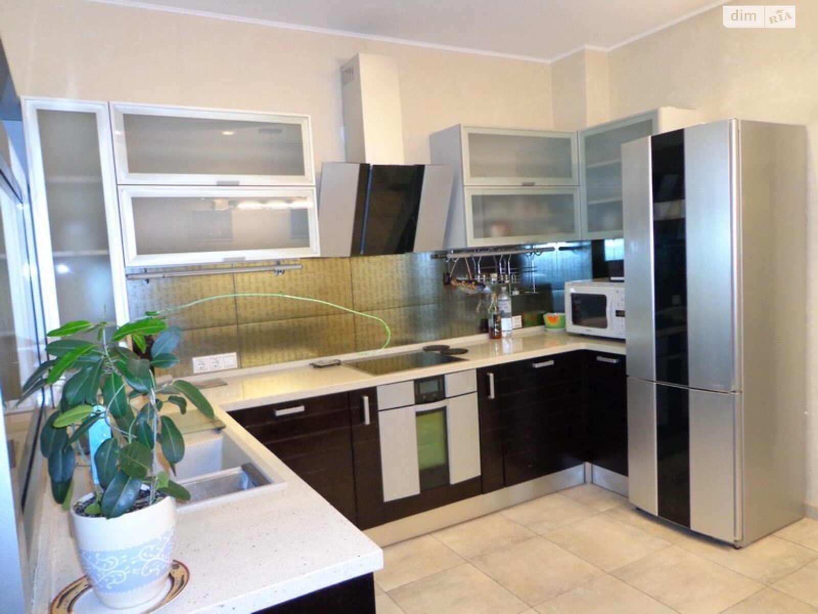 Продаж трикімнатної квартири в Одесі, на дор. Фонтанська 123, район Середній Фонтан фото 1