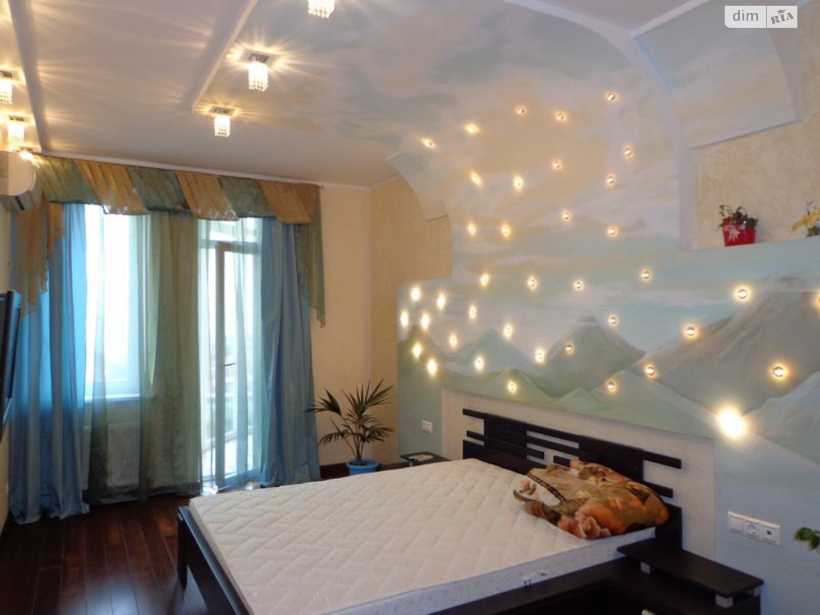 Продаж трикімнатної квартири в Одесі, на дор. Фонтанська 123, район Середній Фонтан фото 1