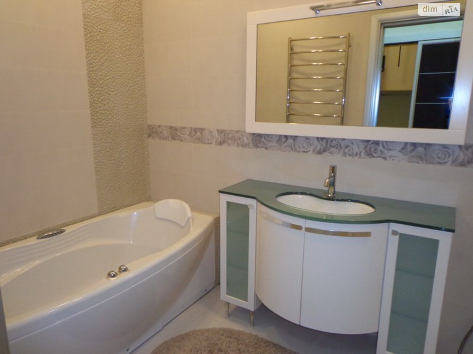 Продаж трикімнатної квартири в Одесі, на дор. Фонтанська 123, район Середній Фонтан фото 1