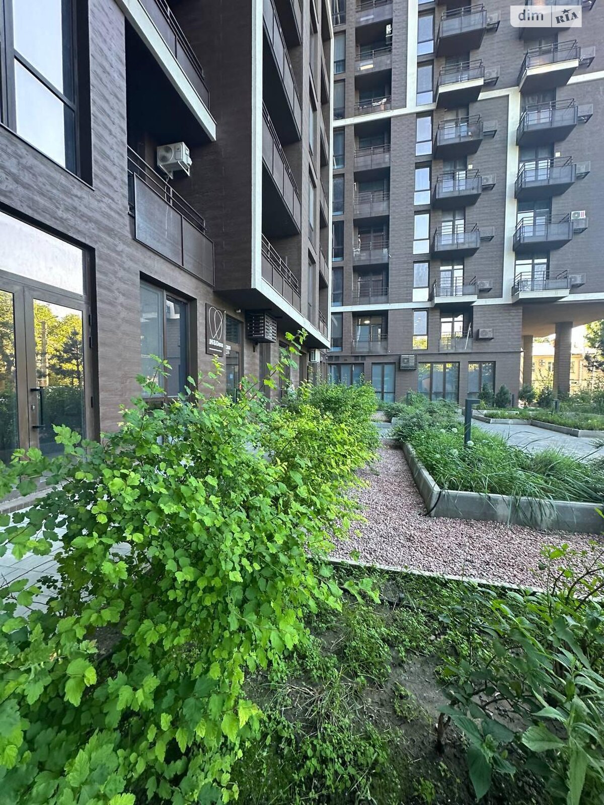 Продаж двокімнатної квартири в Одесі, на вул. Геранієва 8, район Середній Фонтан фото 1 Продаж двокімнатної квартири в Одесі, на вул. Геранієва 8, район Середній Фонтан фото 1