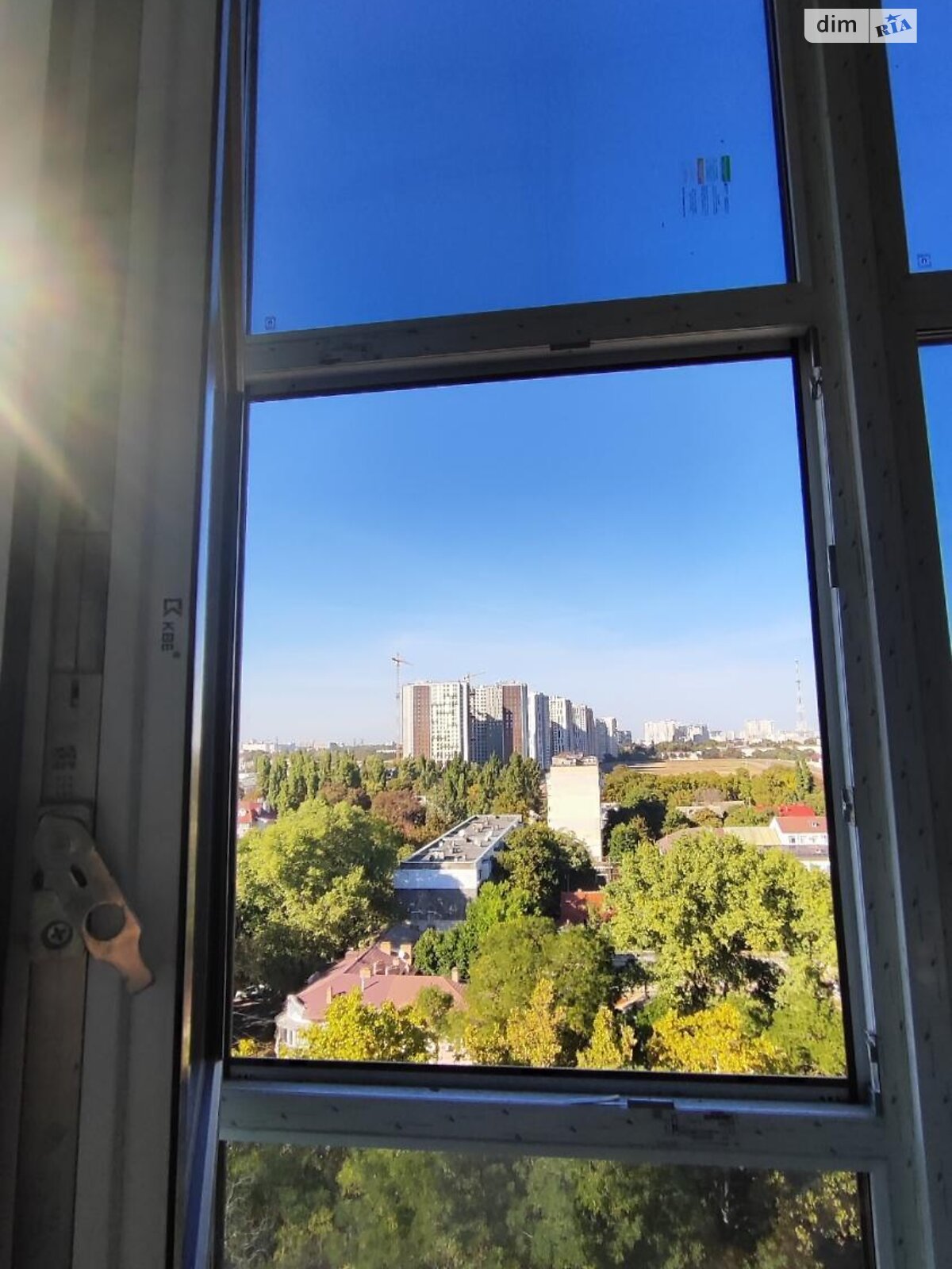 Продаж двокімнатної квартири в Одесі, на вул. Геранієва 8, район Середній Фонтан фото 1 Продаж двокімнатної квартири в Одесі, на вул. Геранієва 8, район Середній Фонтан фото 1