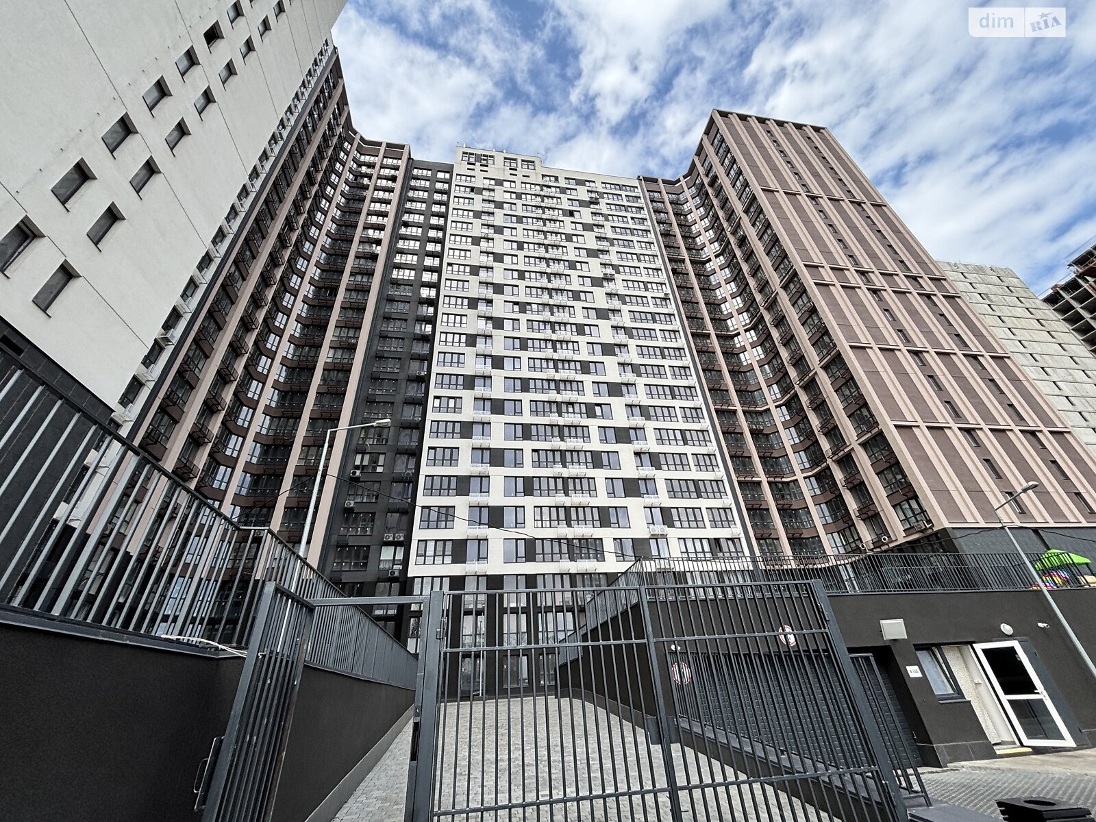 Продажа однокомнатной квартиры в Одессе, на ул. Ивана Франко, район Средний Фонтан фото 1 Продажа однокомнатной квартиры в Одессе, на ул. Ивана Франко, район Средний Фонтан фото 1