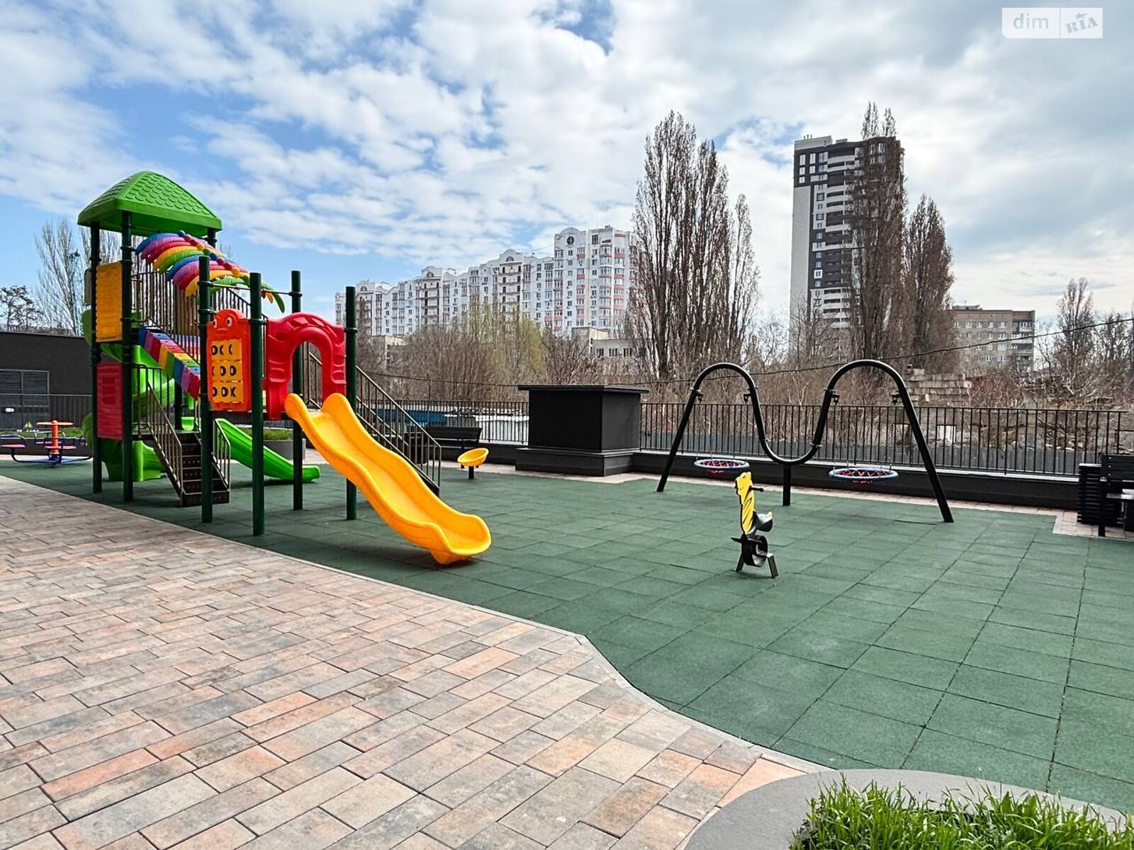 Продаж двокімнатної квартири в Одесі, на вул. Івана Франка, кв. 56, район Середній Фонтан фото 1 Продаж двокімнатної квартири в Одесі, на вул. Івана Франка, кв. 56, район Середній Фонтан фото 1