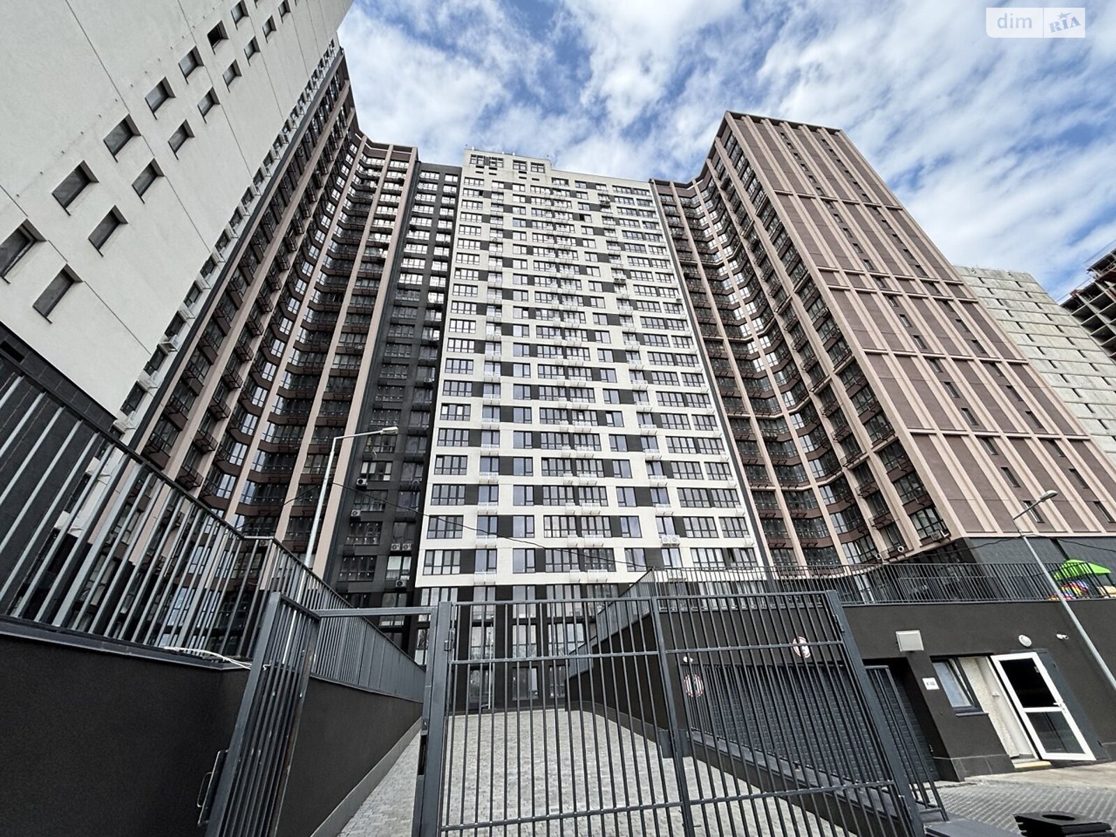 Продаж двокімнатної квартири в Одесі, на вул. Івана Франка, район Середній Фонтан фото 1 Продаж двокімнатної квартири в Одесі, на вул. Івана Франка, район Середній Фонтан фото 1