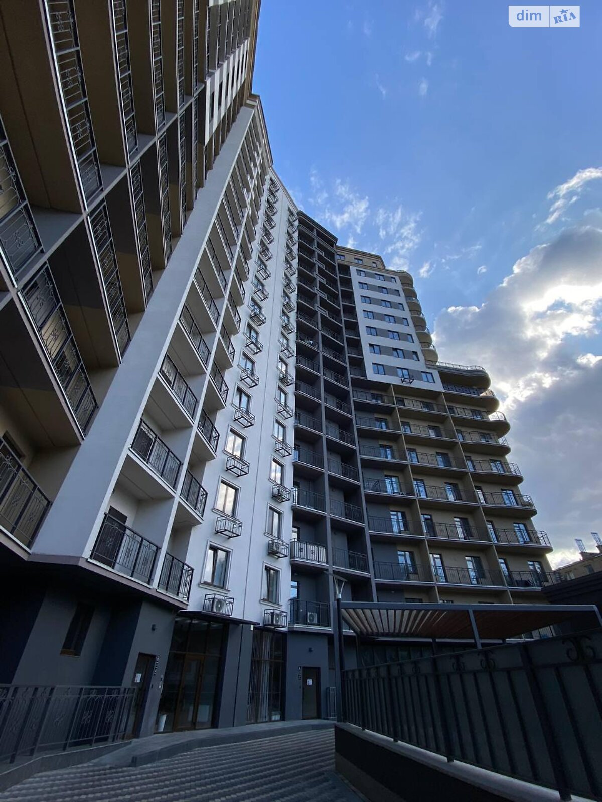 Продажа однокомнатной квартиры в Одессе, на пер. Клубничный 24, район Средний Фонтан фото 1 Продажа однокомнатной квартиры в Одессе, на пер. Клубничный 24, район Средний Фонтан фото 1