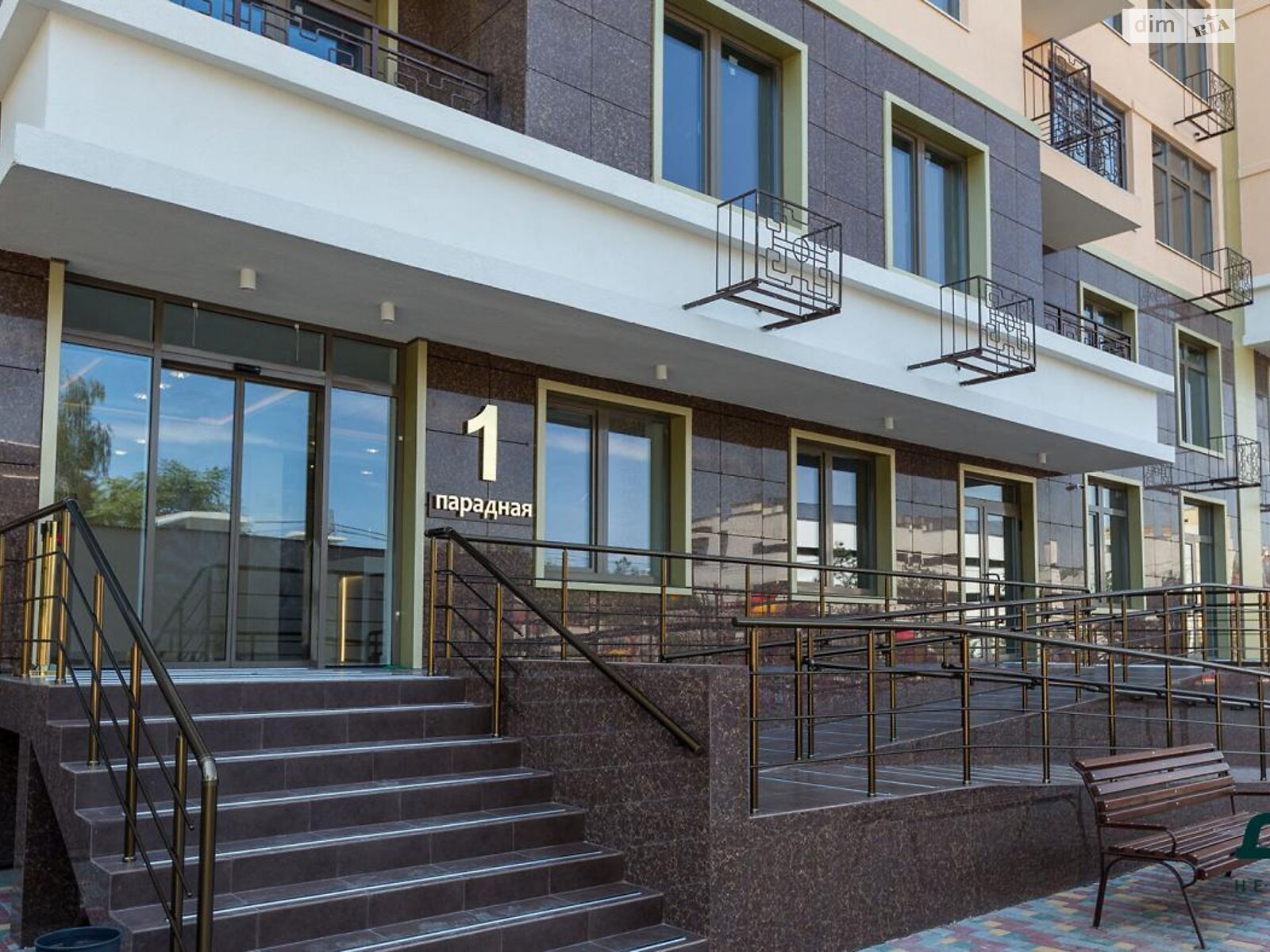 Продажа двухкомнатной квартиры в Одессе, на ул. Литературная 8, район Средний Фонтан фото 1