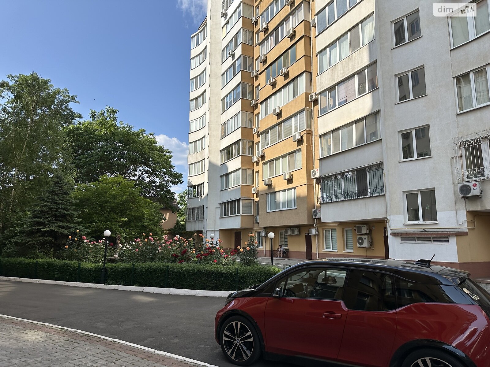 Продаж чотирикімнатної квартири в Одесі, на вул. Одеської громади 2А, район Середній Фонтан фото 1 Продаж чотирикімнатної квартири в Одесі, на вул. Одеської громади 2А, район Середній Фонтан фото 1