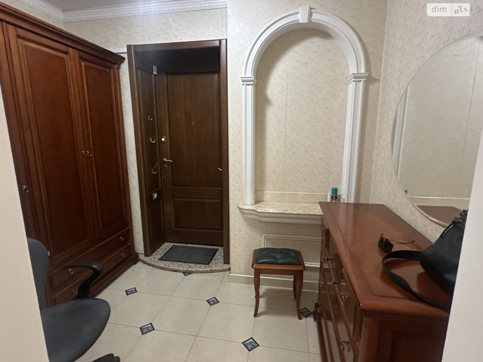 Продаж трикімнатної квартири в Одесі, на вул. Одеської громади, район Середній Фонтан фото 1 Продаж трикімнатної квартири в Одесі, на вул. Одеської громади, район Середній Фонтан фото 1