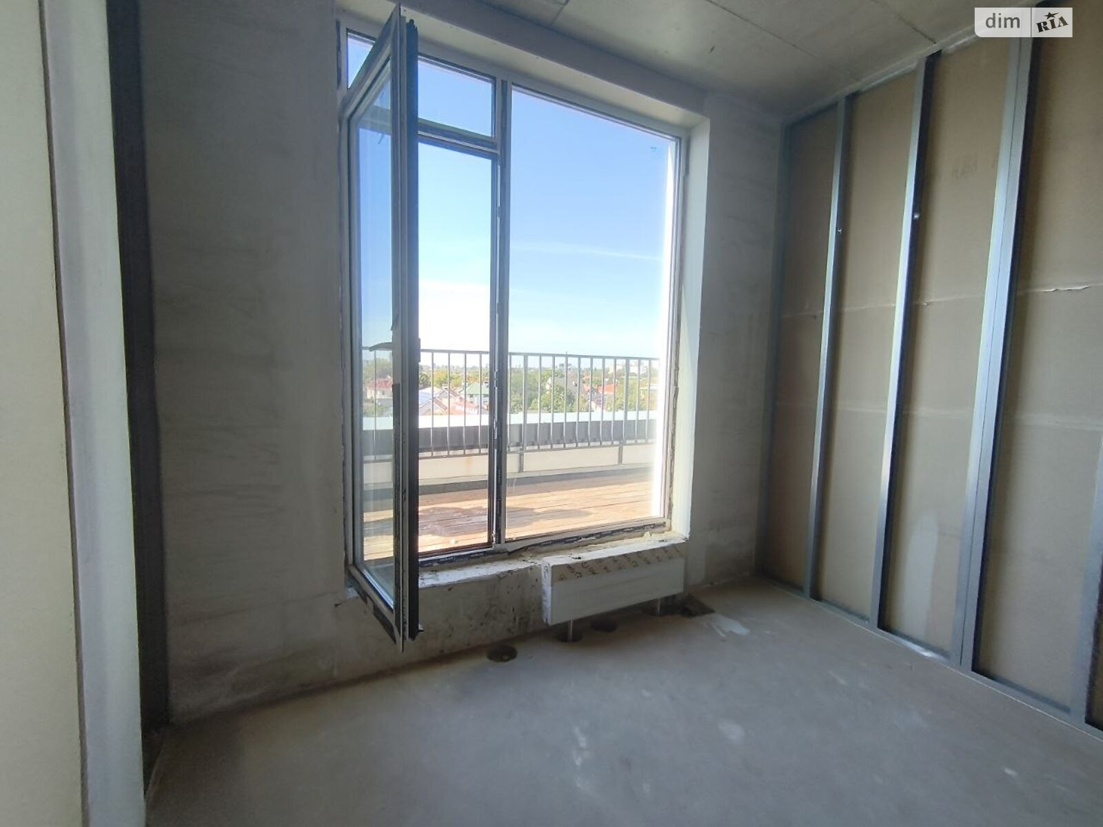 Продаж чотирикімнатної квартири в Одесі, на вул. Одеської громади, район Середній Фонтан фото 1