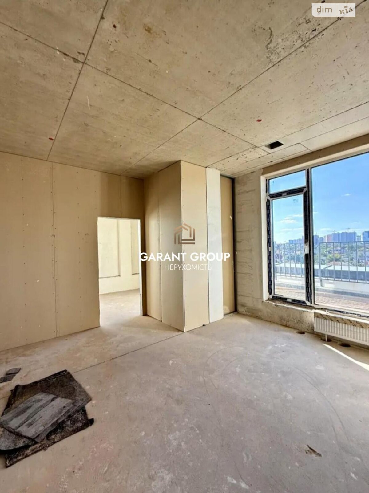 Продаж чотирикімнатної квартири в Одесі, на вул. Одеської громади, район Середній Фонтан фото 1