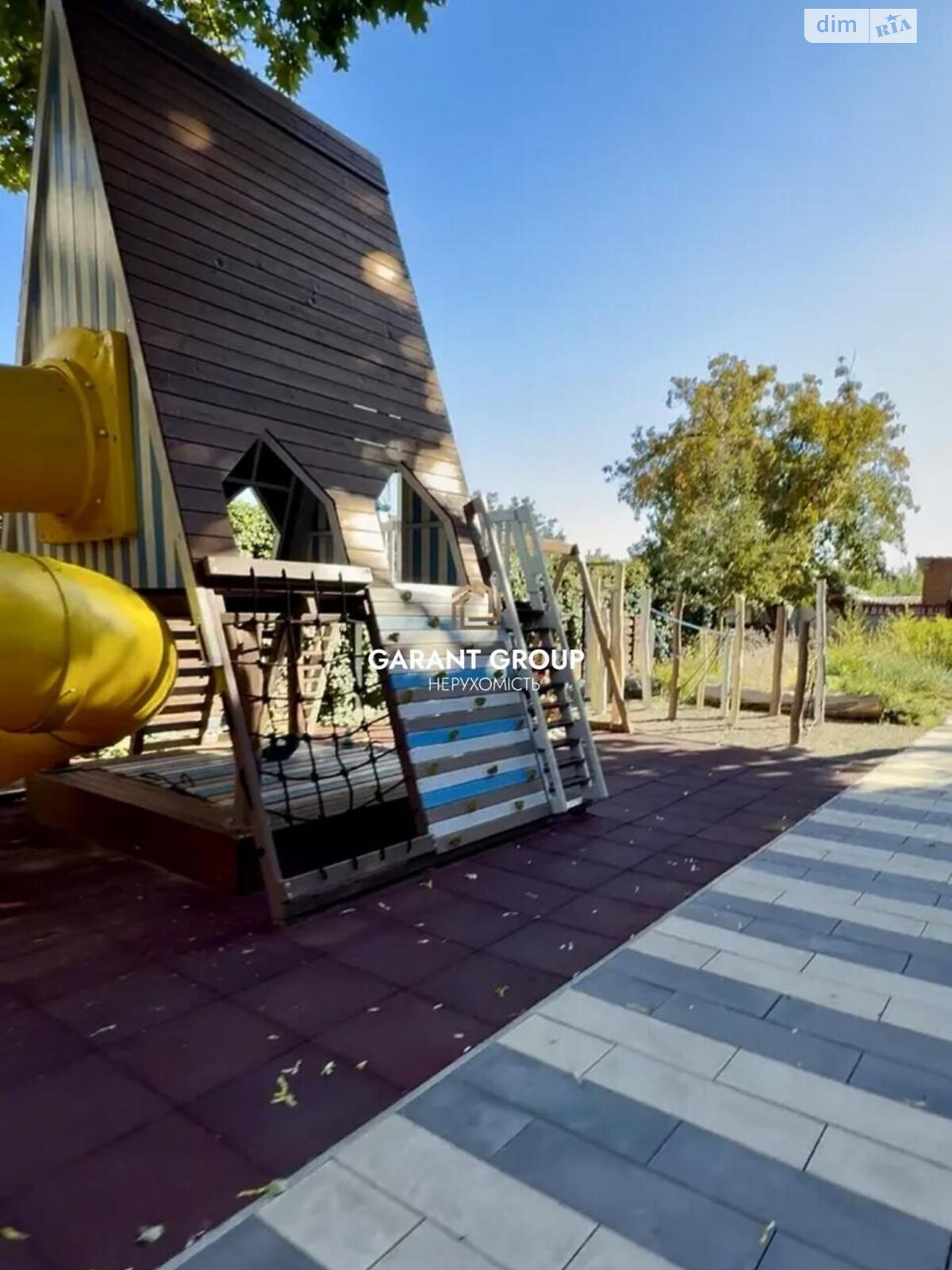 Продаж чотирикімнатної квартири в Одесі, на вул. Одеської громади, район Середній Фонтан фото 1