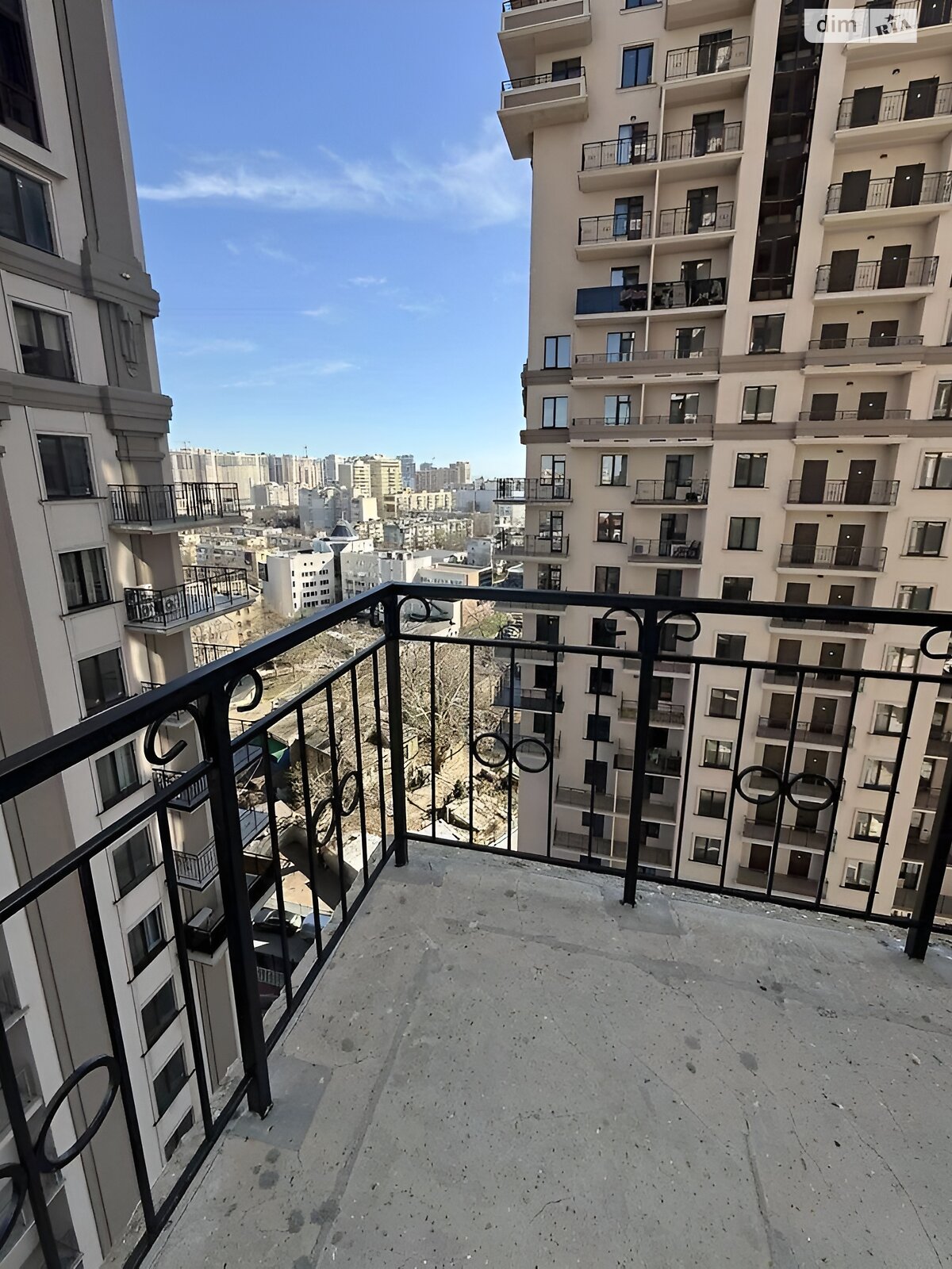 Продажа двухкомнатной квартиры в Одессе, на дор. Фонтанская 25, район Аркадия фото 1 Продажа двухкомнатной квартиры в Одессе, на дор. Фонтанская 25, район Аркадия фото 1