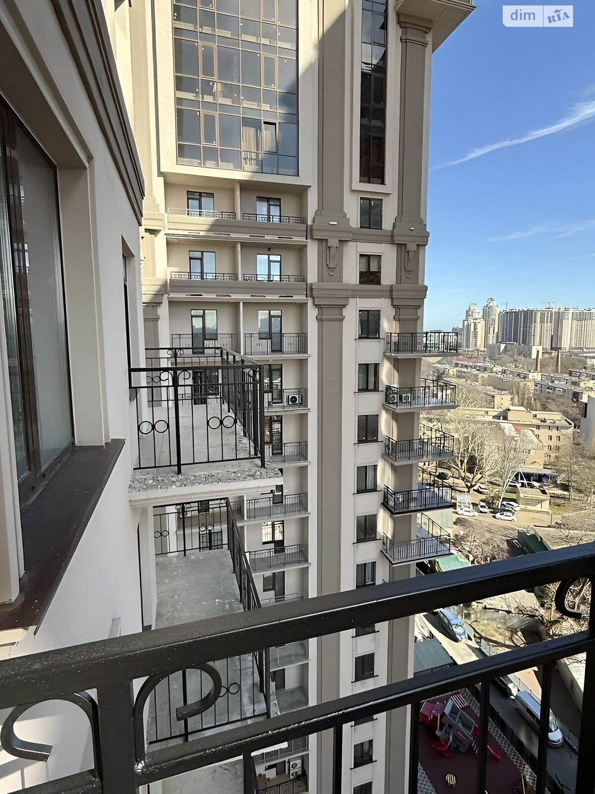 Продажа двухкомнатной квартиры в Одессе, на дор. Фонтанская 25, район Аркадия фото 1 Продажа двухкомнатной квартиры в Одессе, на дор. Фонтанская 25, район Аркадия фото 1