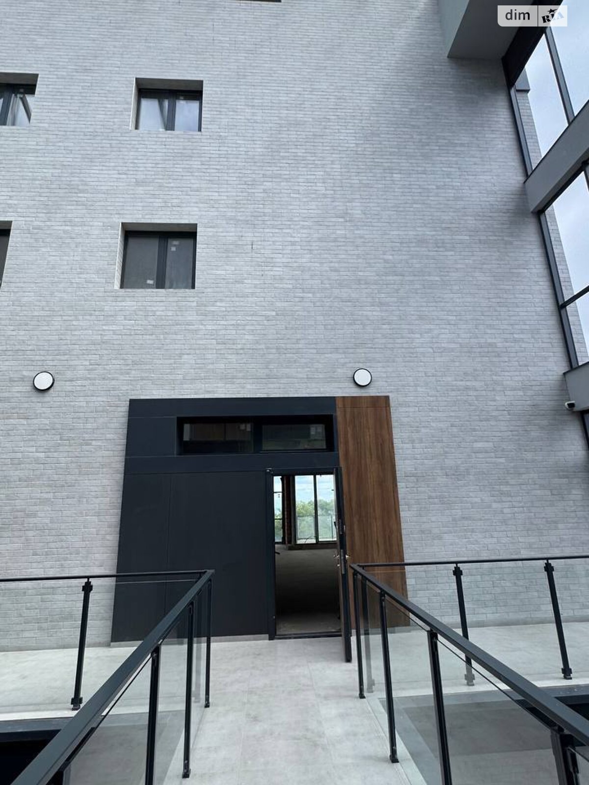 Продаж чотирикімнатної квартири в Одесі, на вул. Рєпіна 1Б, кв. 49, район Середній Фонтан фото 1 Продаж чотирикімнатної квартири в Одесі, на вул. Рєпіна 1Б, кв. 49, район Середній Фонтан фото 1